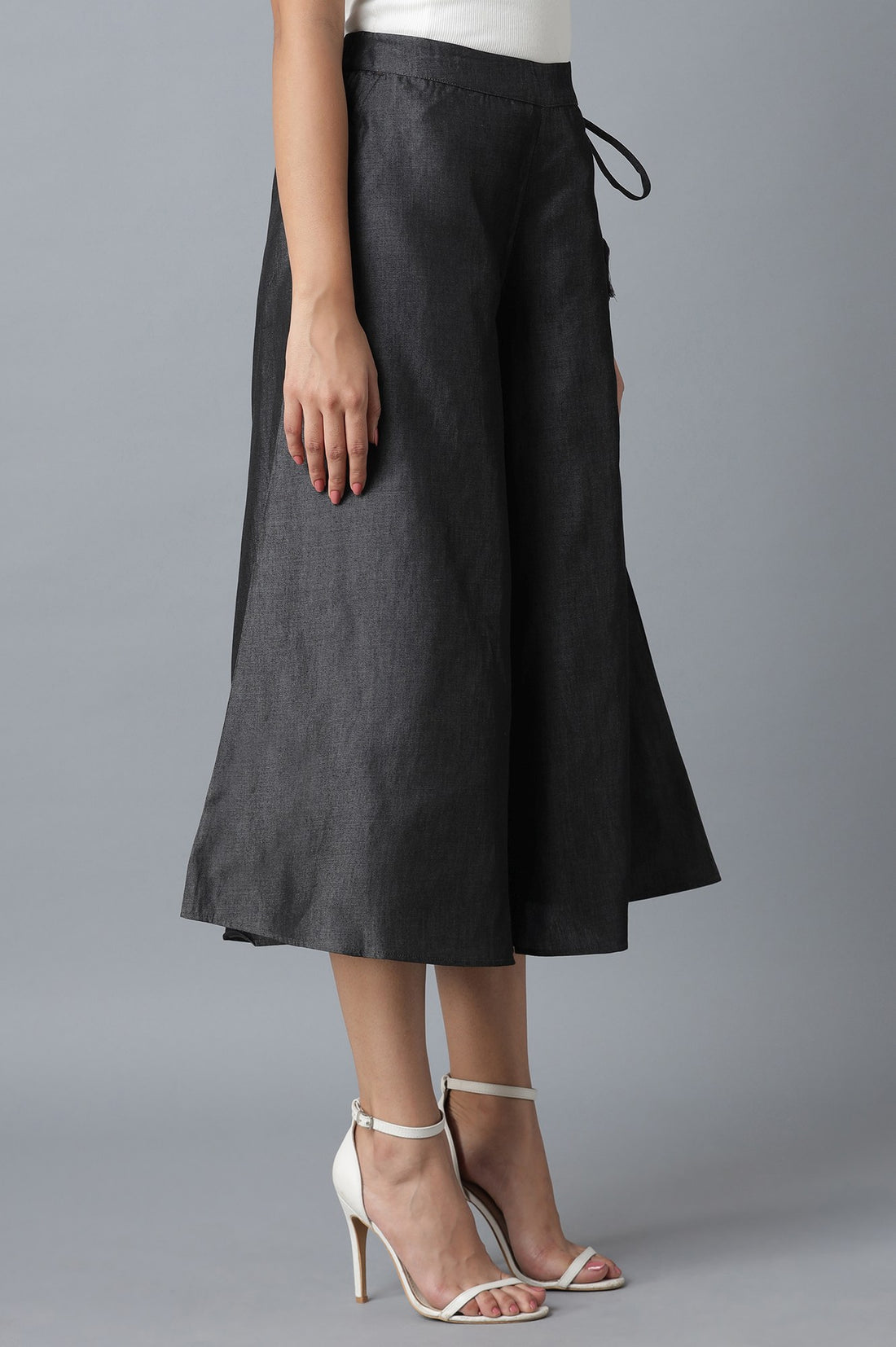 Black Solid Flared Cotton Culottes With Drawstring