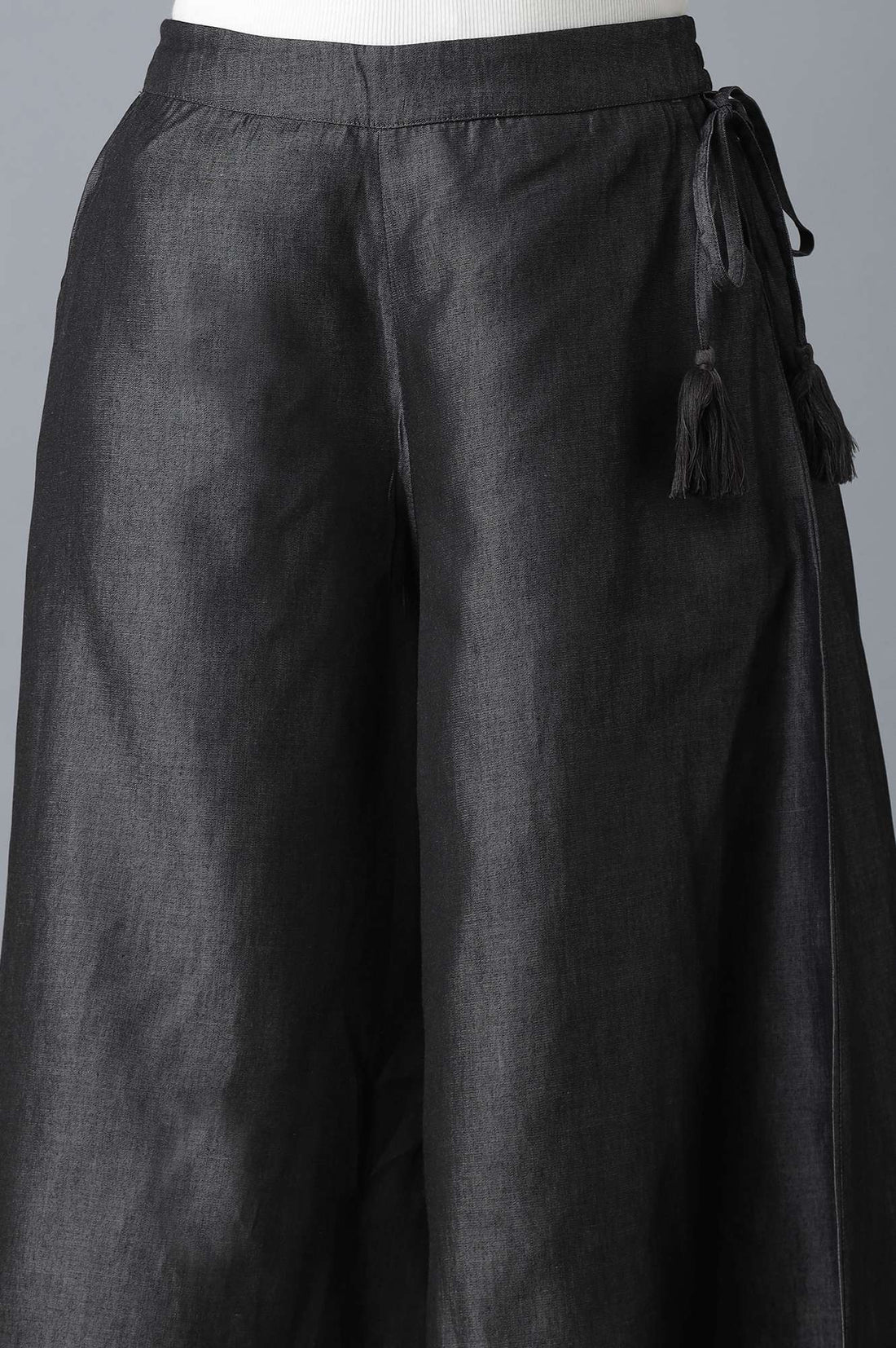 Black Solid Flared Cotton Culottes With Drawstring