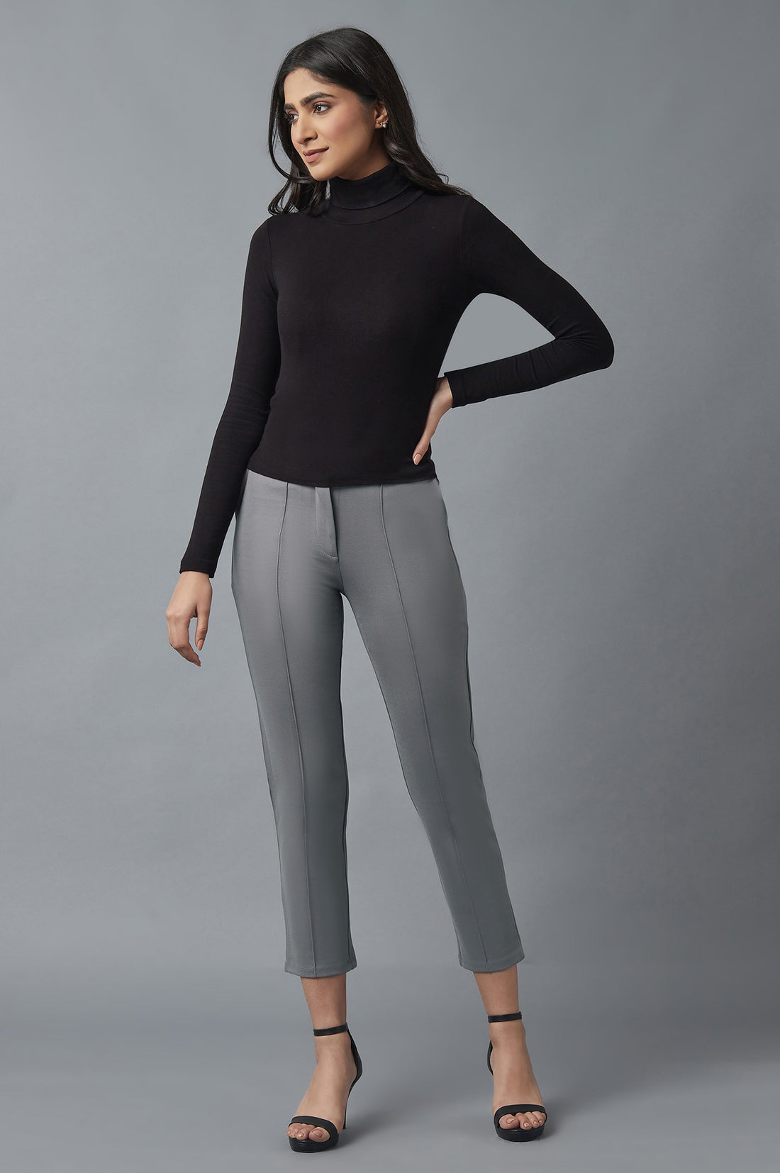 Grey Solid Straight Fit Trousers With Pintuck Detail