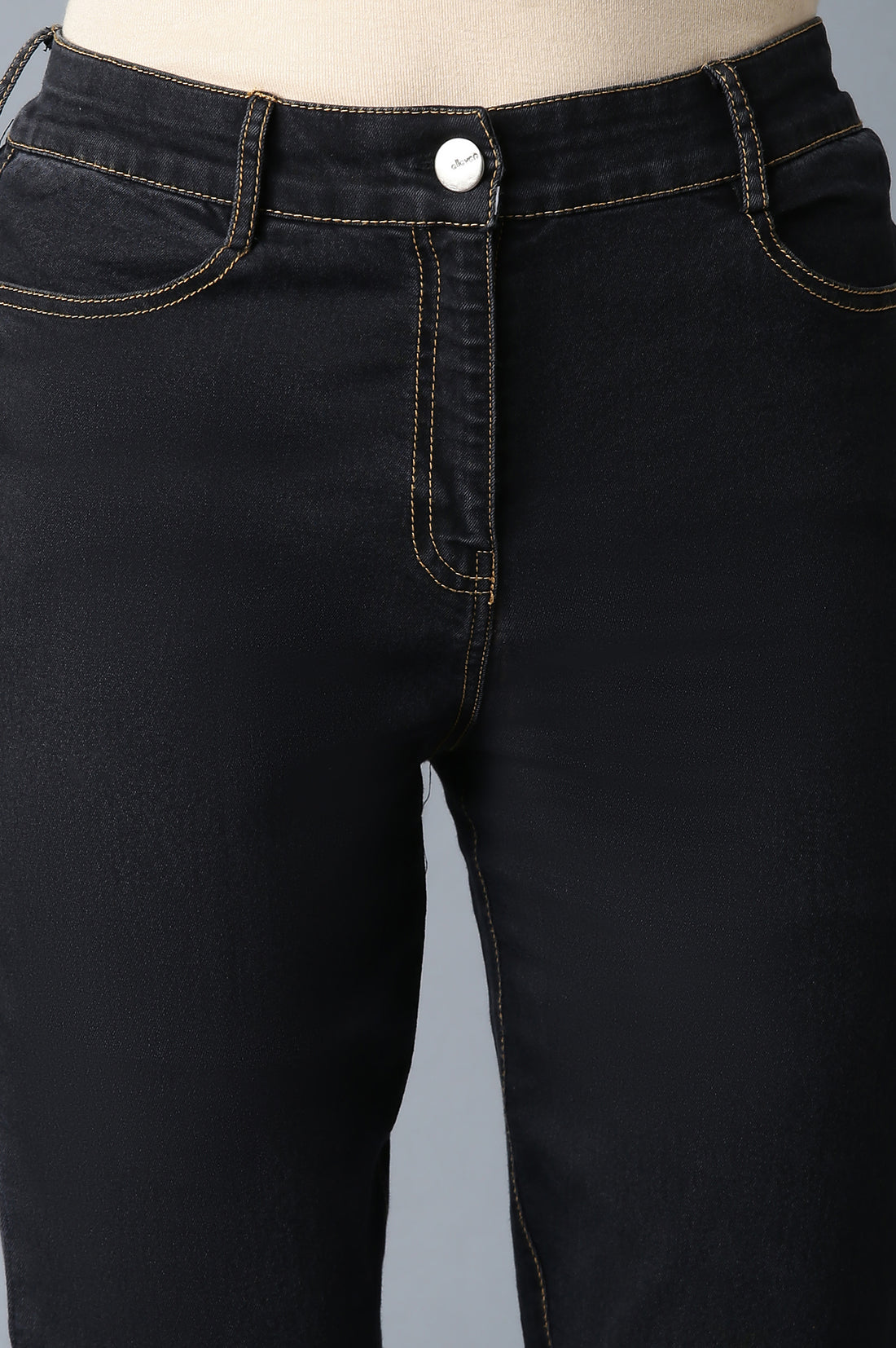 Grey Solid Slim Fit Denim Pants With Front Zip Closure