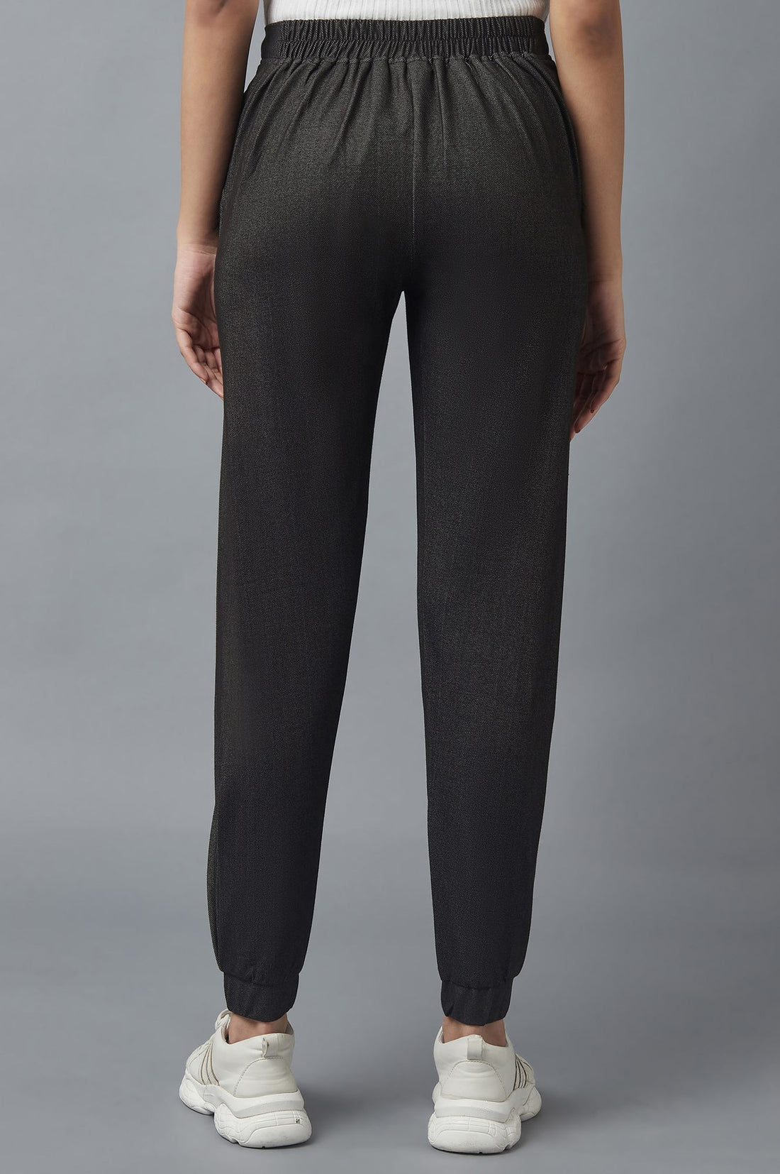 Black Solid Tapered Cotton Pants With Pleated Detail