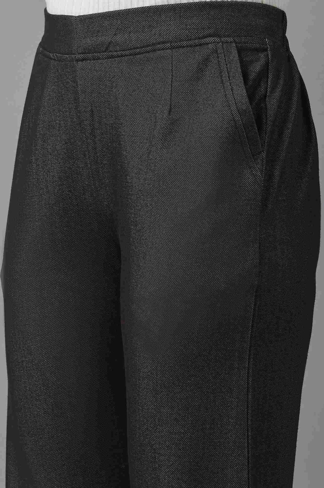 Black Solid Tapered Cotton Pants With Pleated Detail