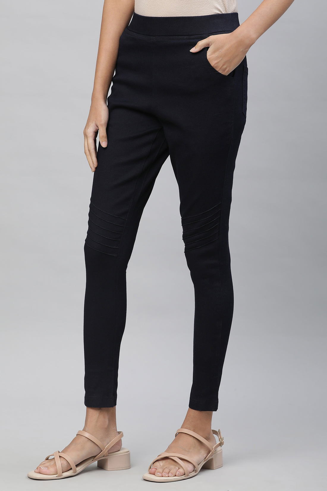 Navy Blue Solid Slim Fit Denim Jeggings With Pintuck Detail