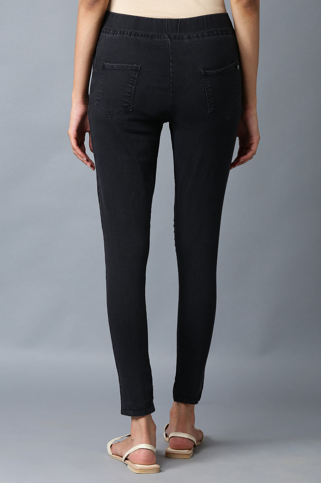 Grey Solid Slim Fit Denim Jeggings With Pintuck Detail