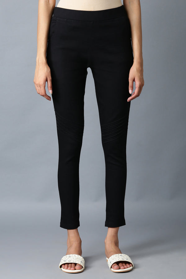 Black Solid Slim Fit Denim Jeggings With Pintuck Detail