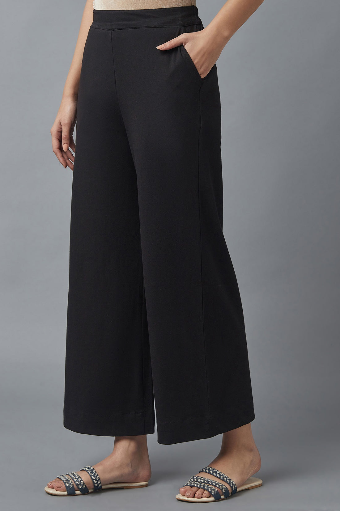 Black Solid Straight Fit Cotton Palazzo With Side Pockets