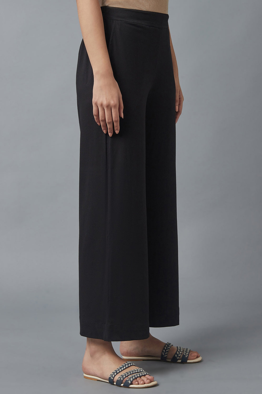 Black Solid Straight Fit Cotton Palazzo With Side Pockets