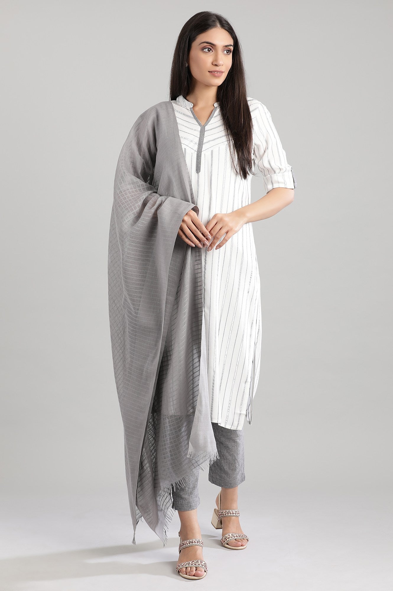 White Mandarin Neck Yarn-Dyed kurta