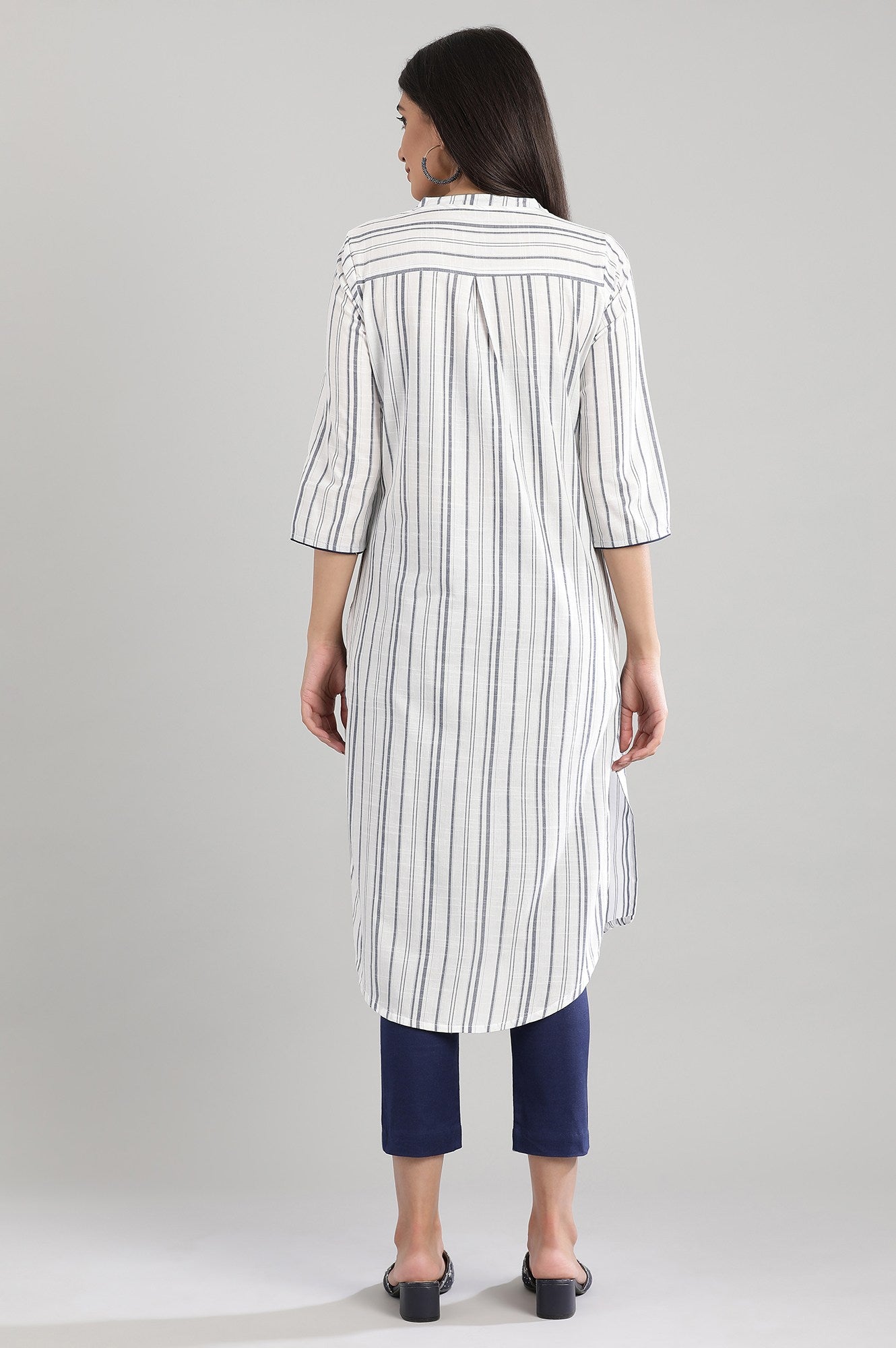 Off-White Mandarin Neck Yarn-Dyed kurta