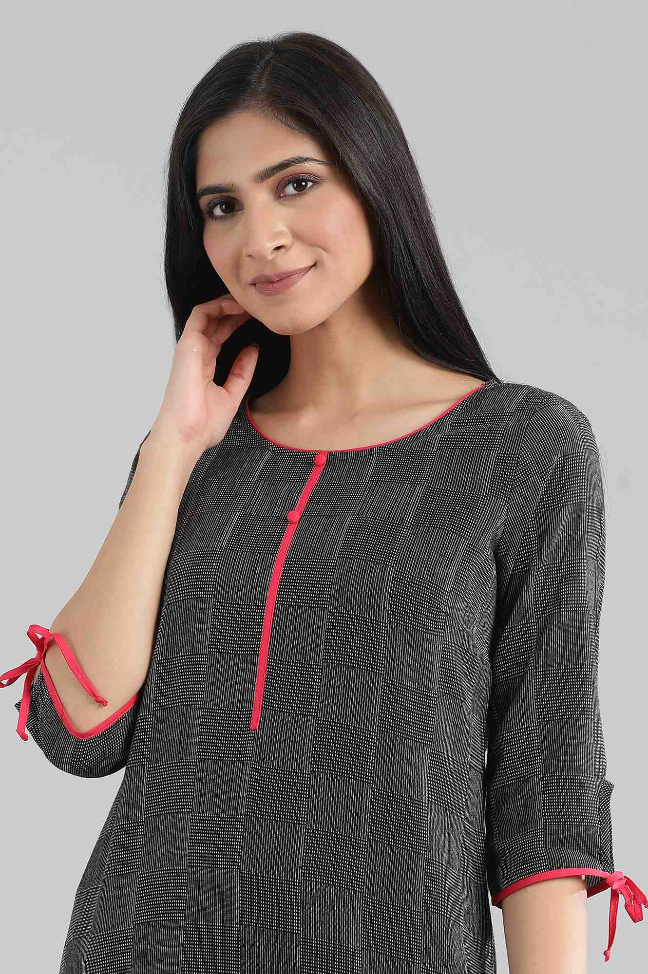 Black Round Neck Yarn-Dyed kurta