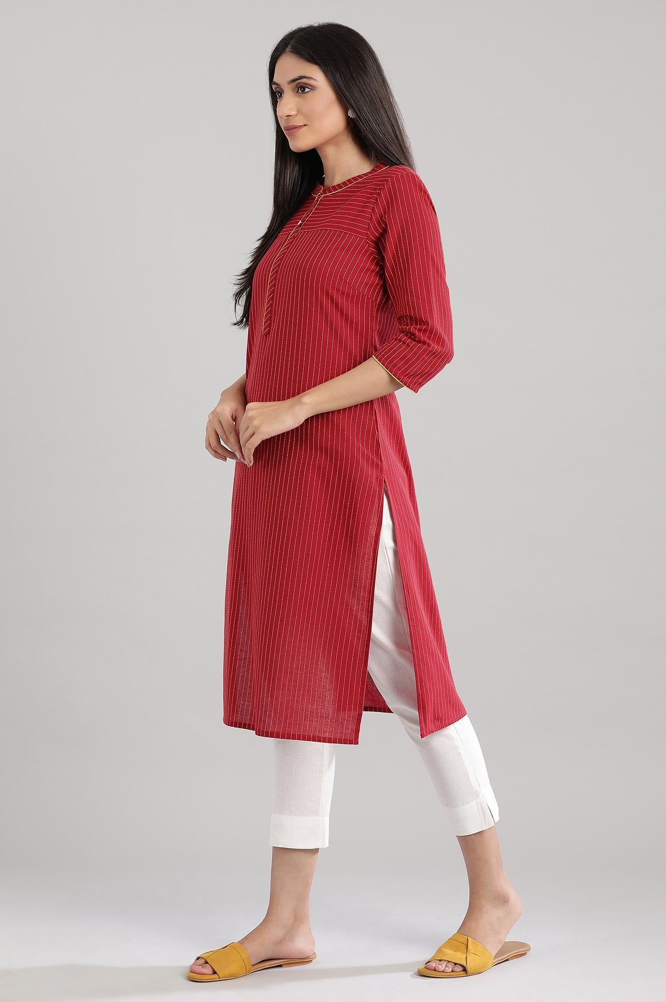 Maroon Mandarin Neck Yarn-Dyed kurta