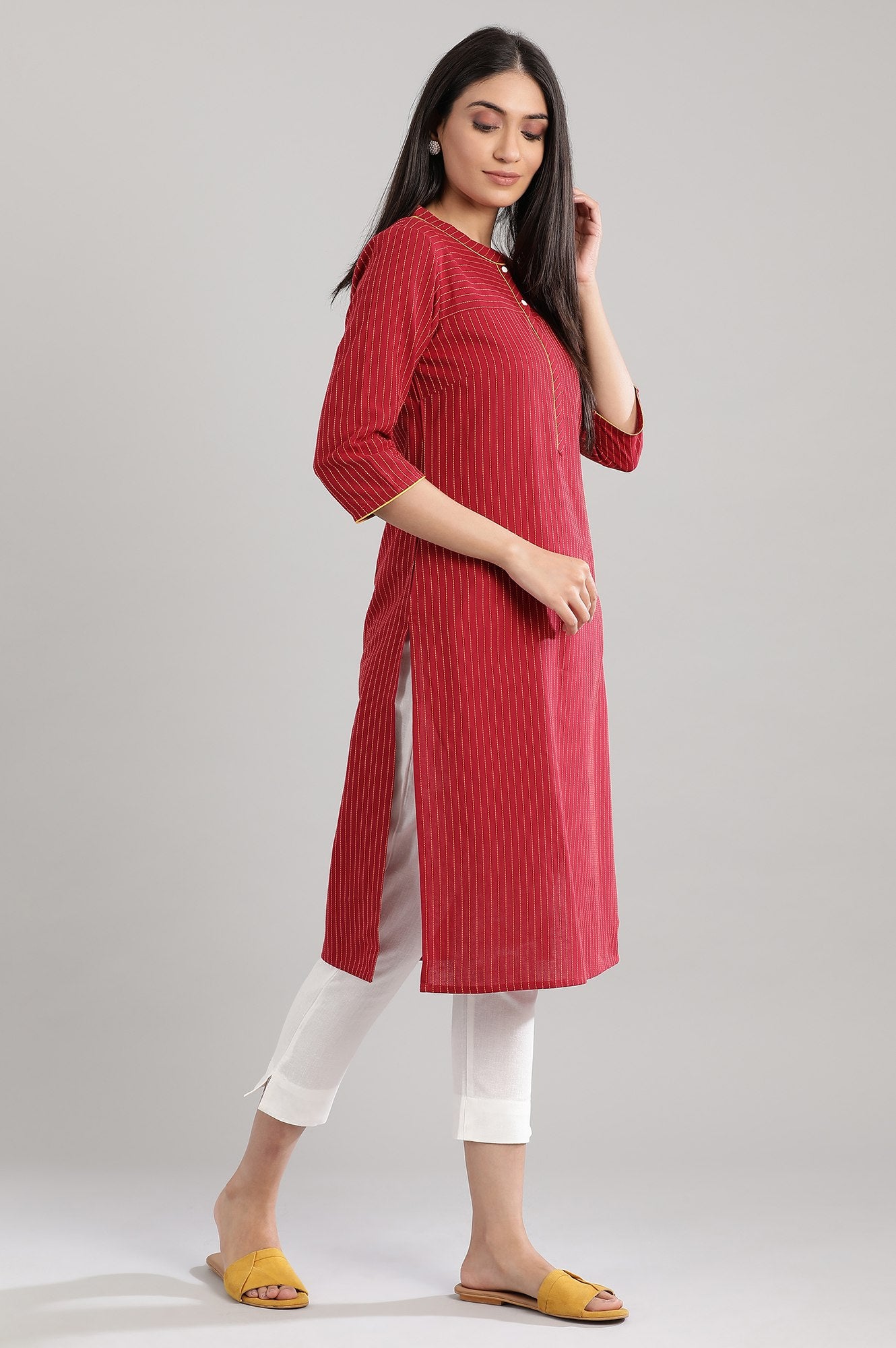 Maroon Mandarin Neck Yarn-Dyed kurta