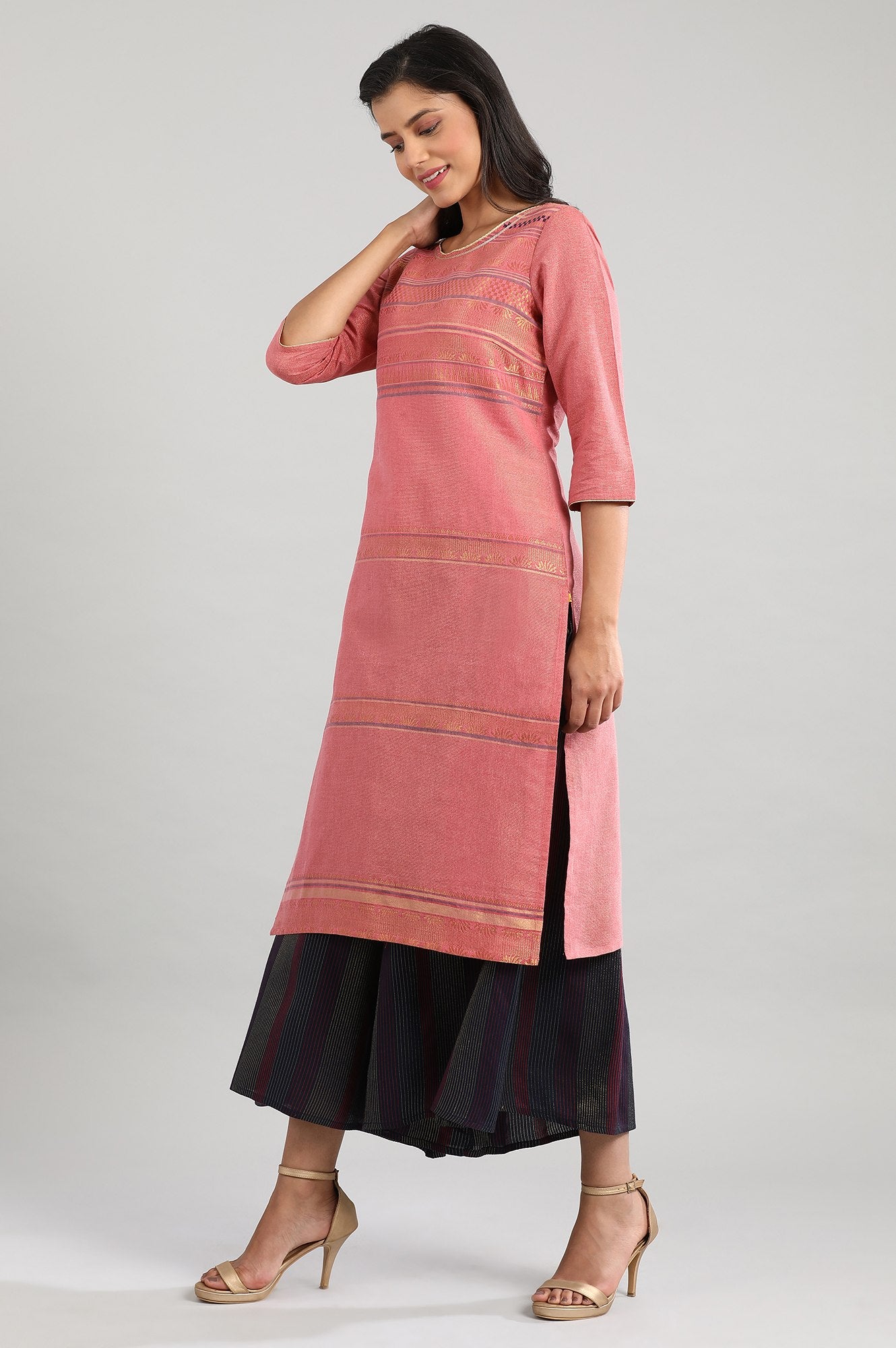 Pink Round Neck Yarn-Dyed kurta