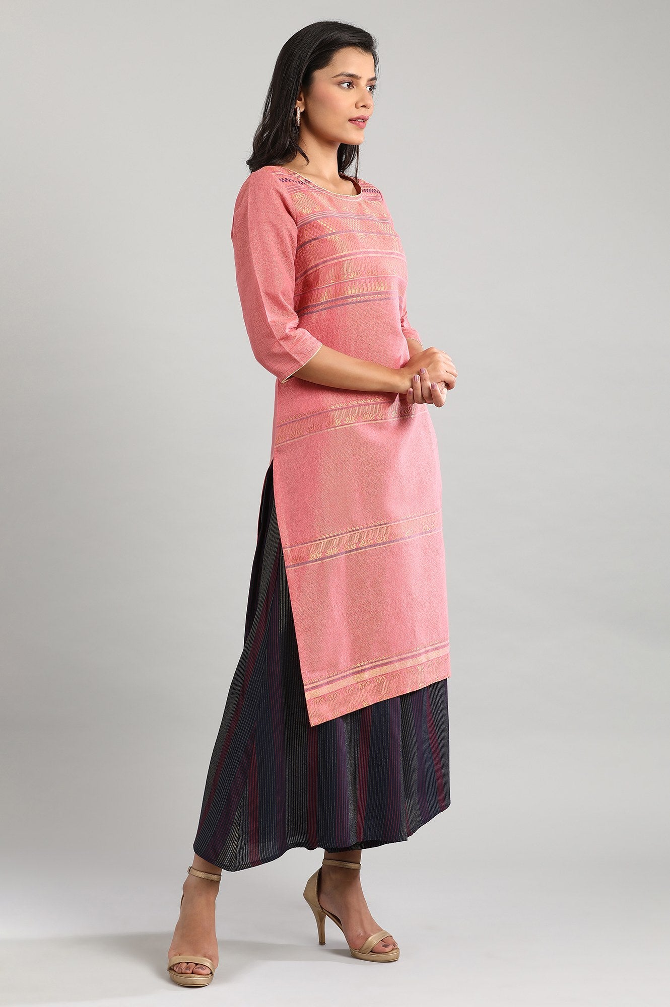 Pink Round Neck Yarn-Dyed kurta