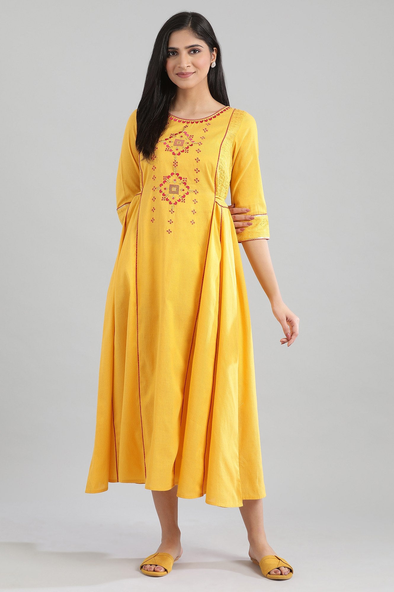 Yellow Round Neck Printed kurta