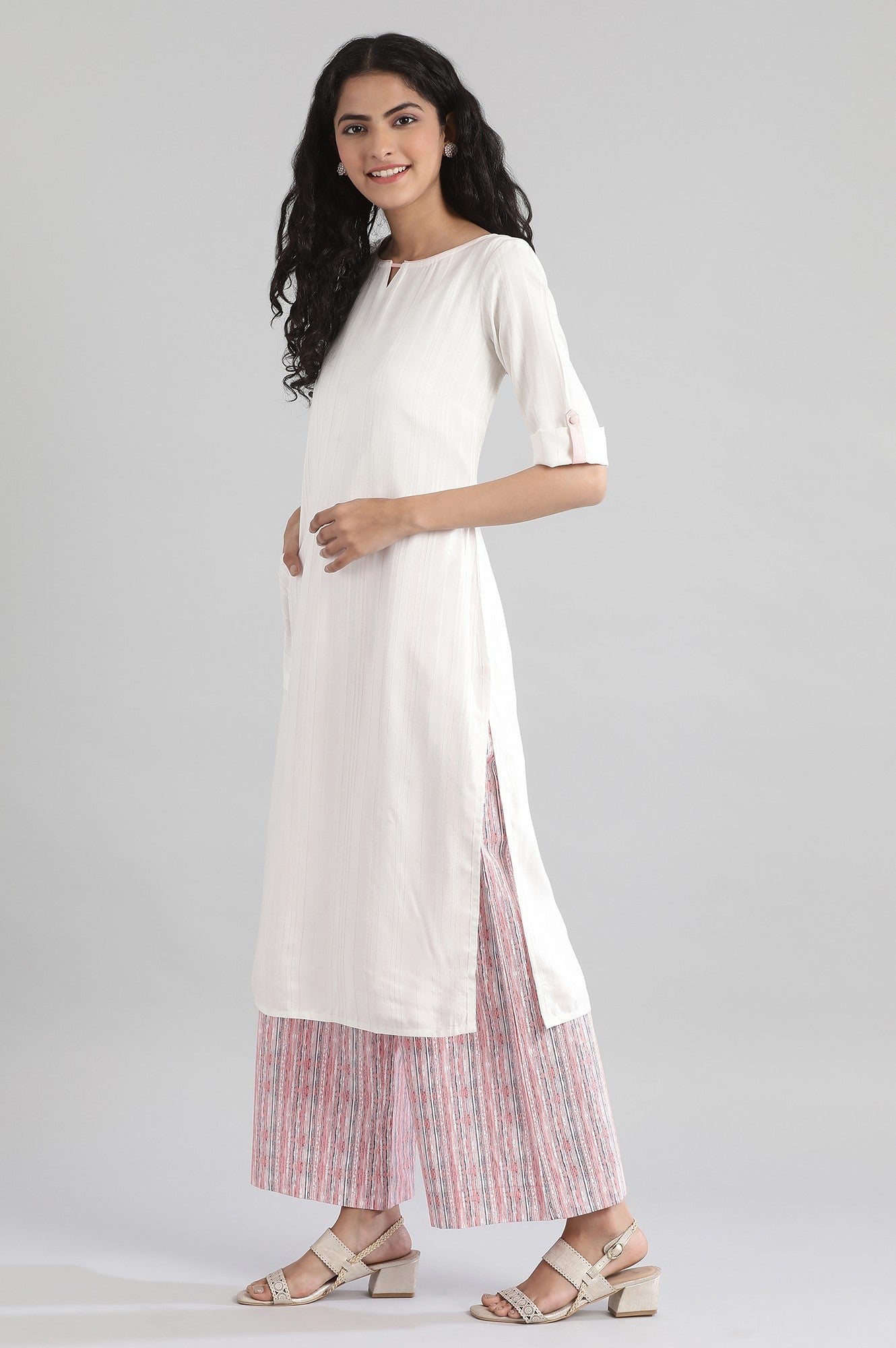 Off White Round Neck Yarn-Dyed kurta