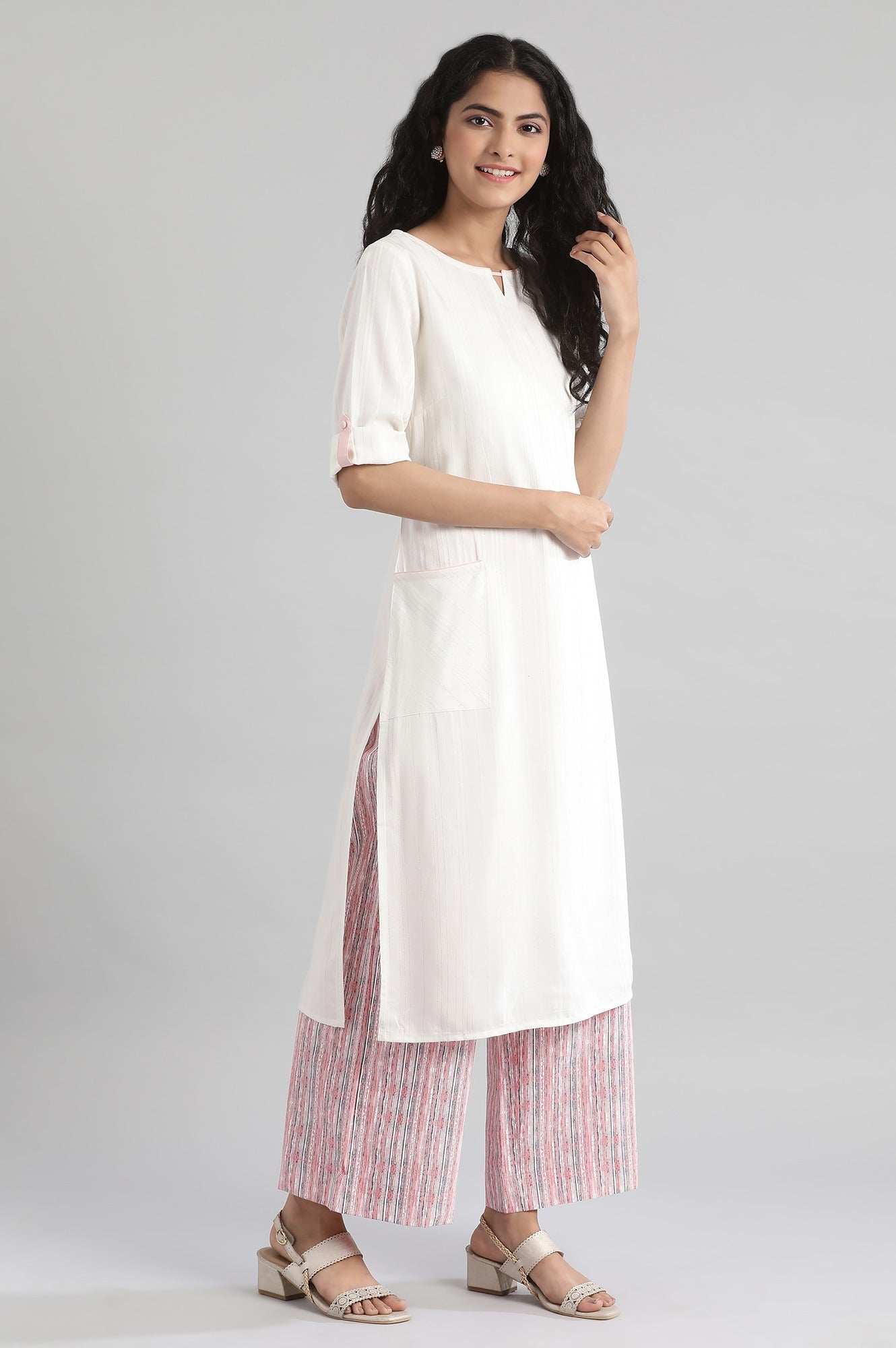 Off White Round Neck Yarn-Dyed kurta