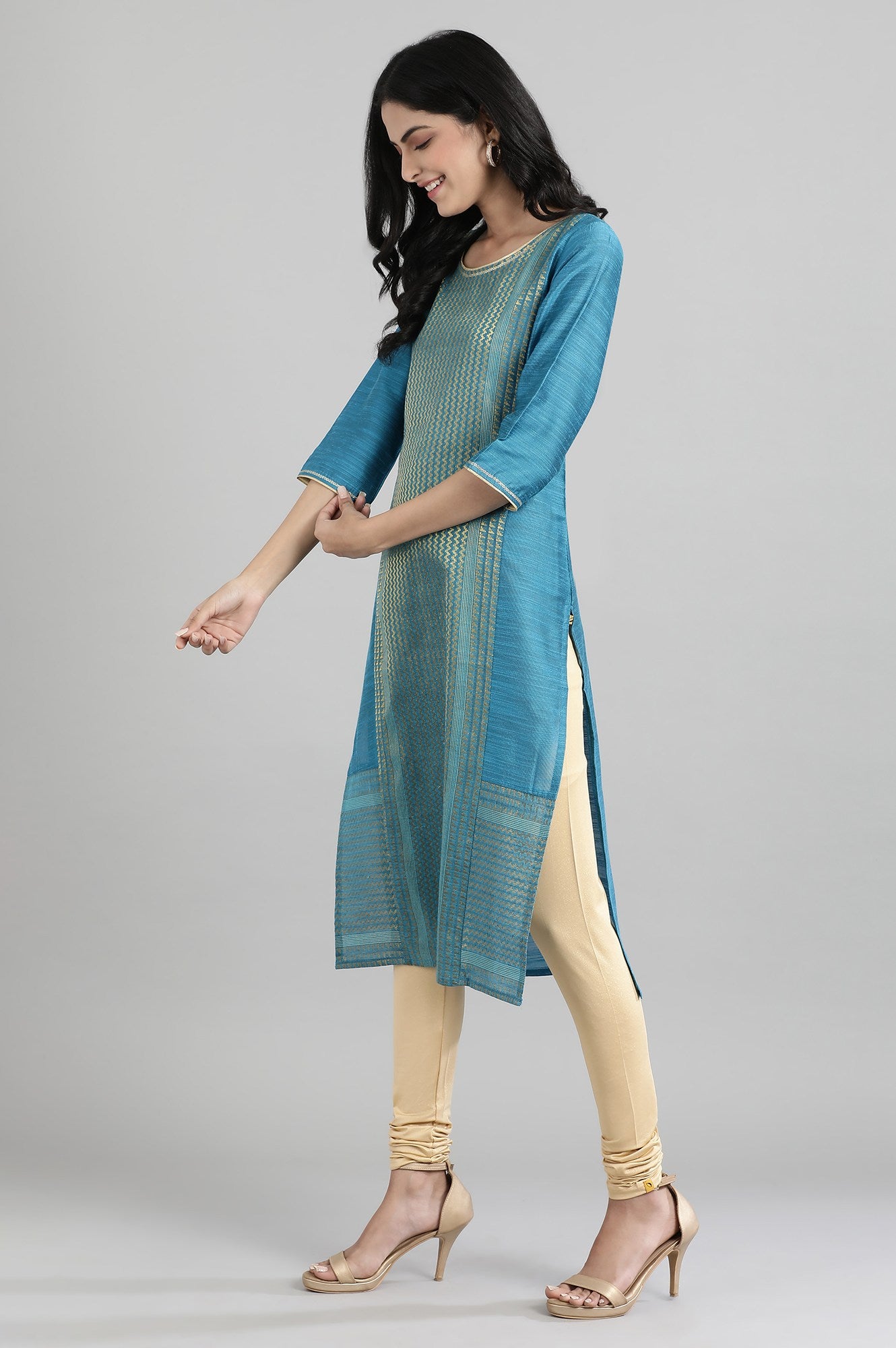 Blue Round Neck Yarn-Dyed kurta