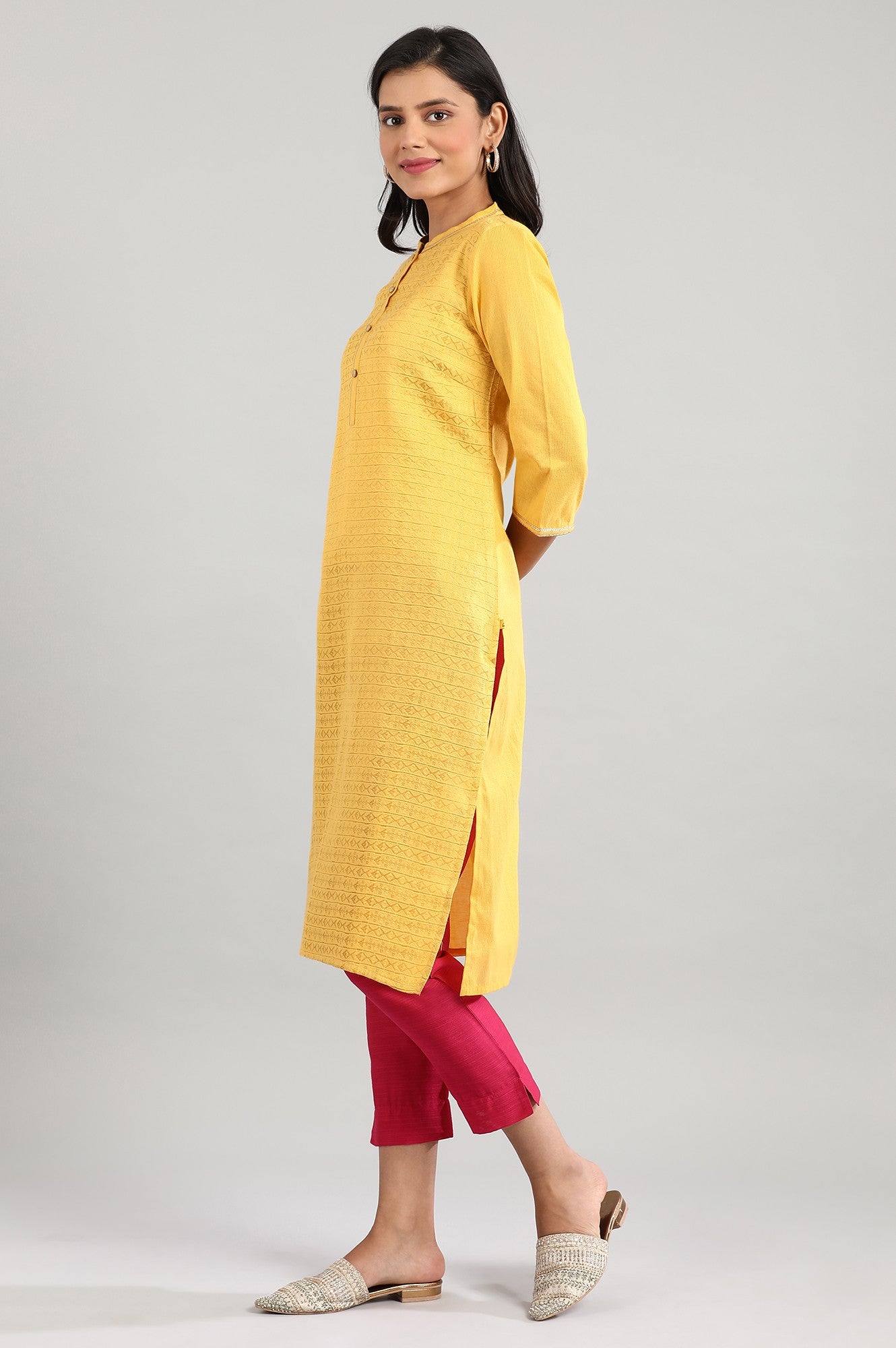 Yellow Collar Neck Yarn-Dyed kurta