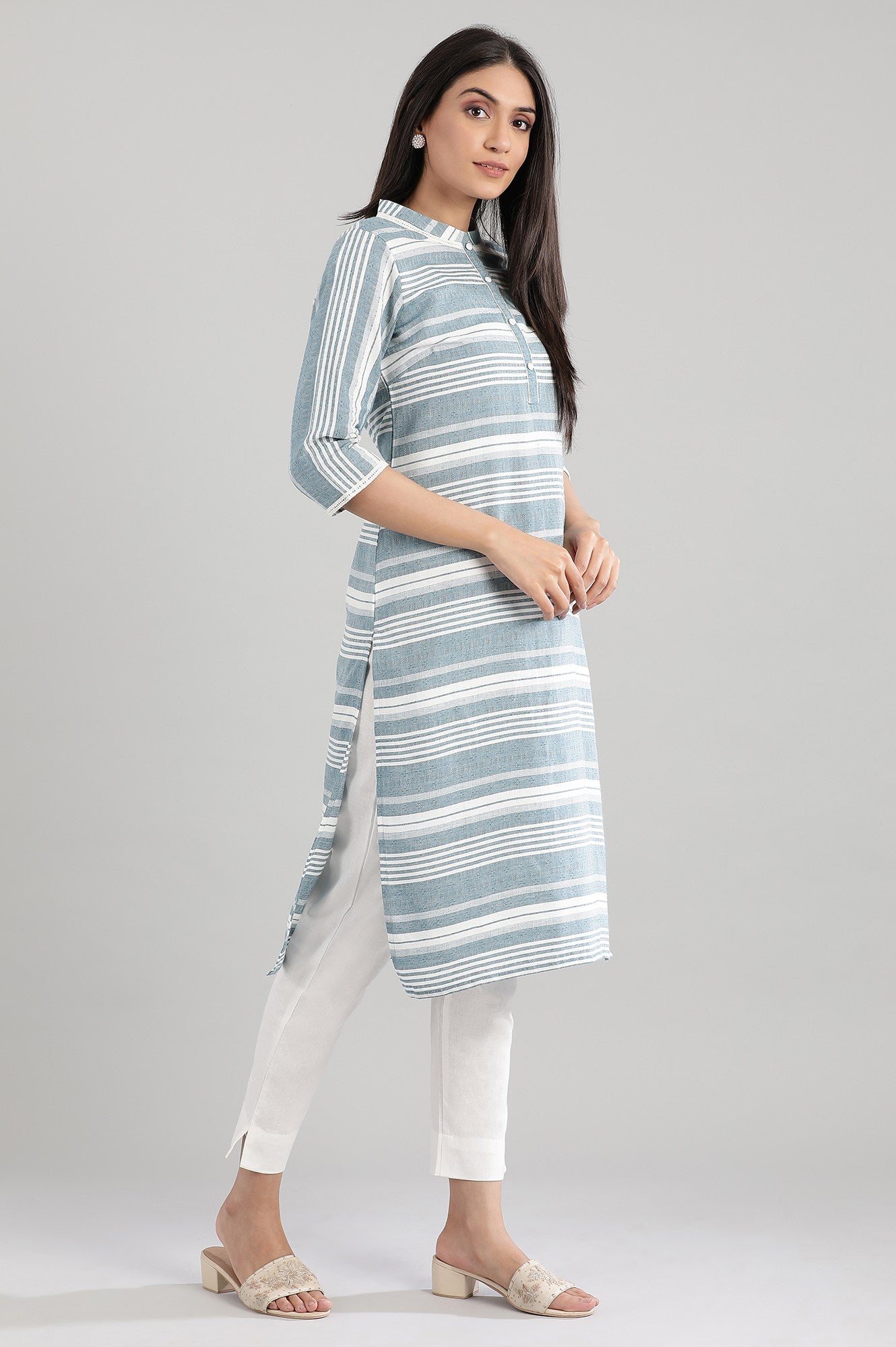 Blue Yarn-dyed Round Neck kurta