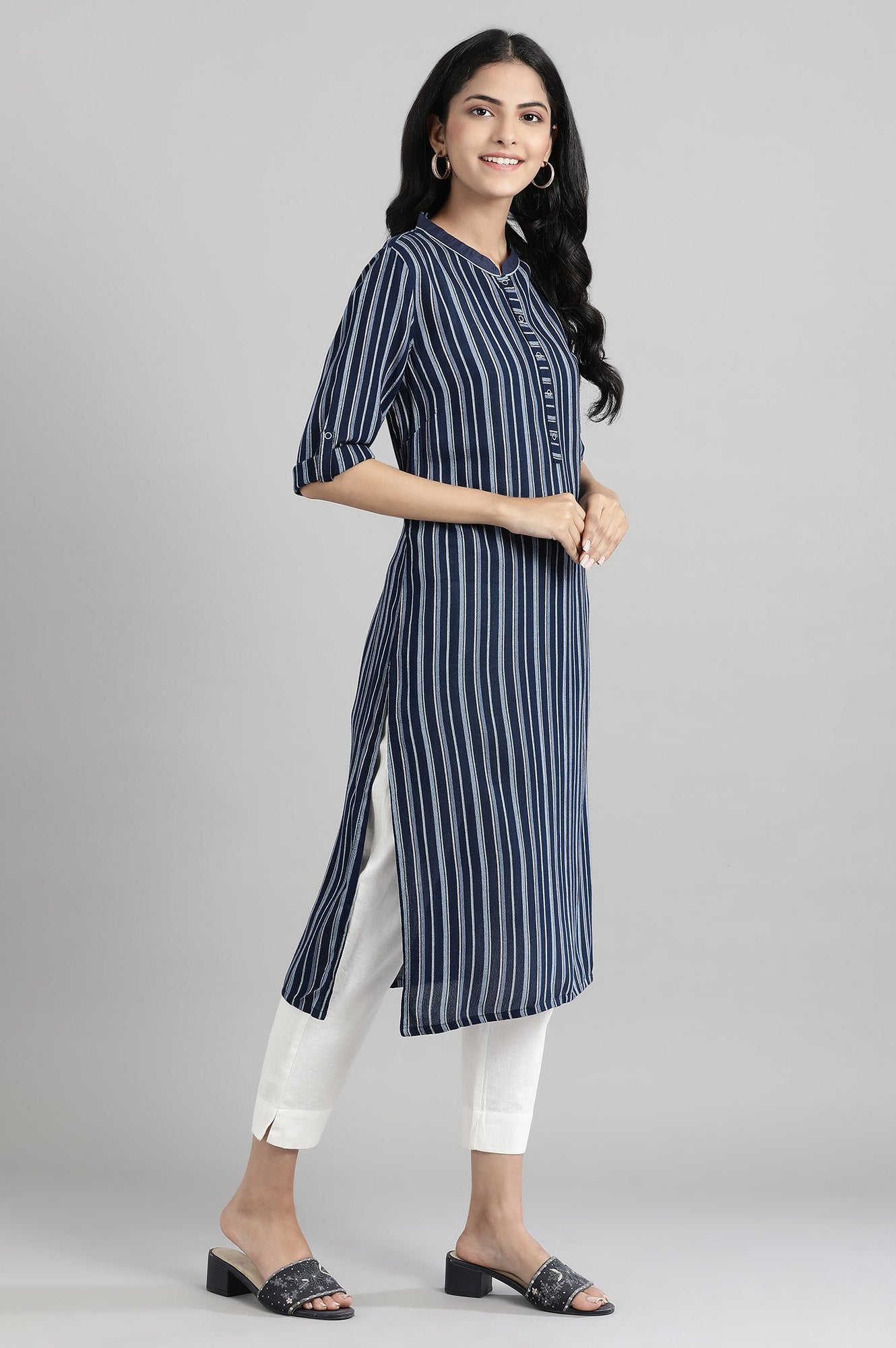 Navy Round Neck Yarn-Dyed kurta