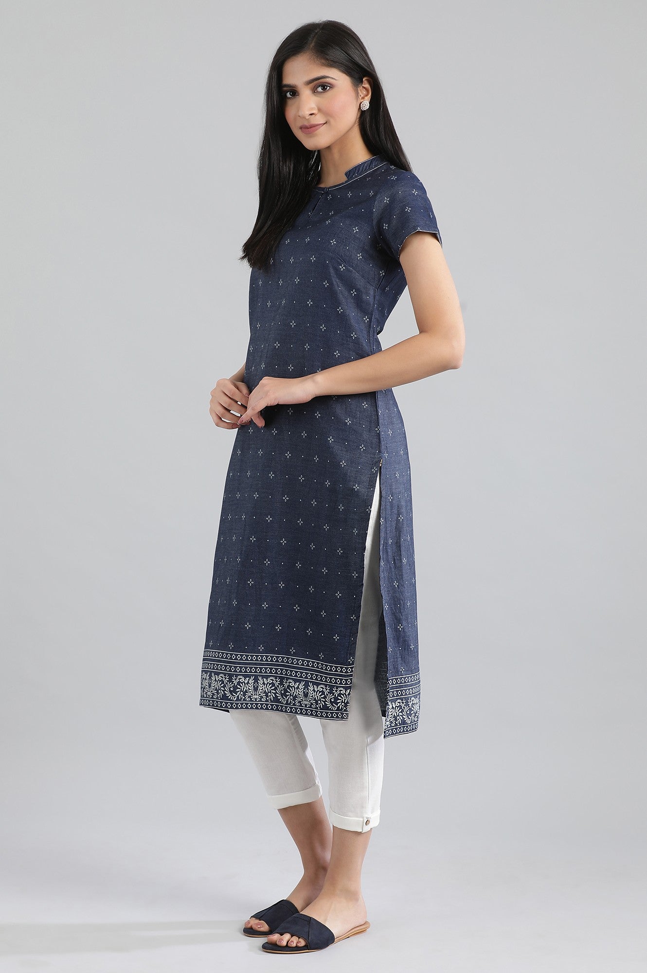 Navy Mandarin Neck Solid kurta