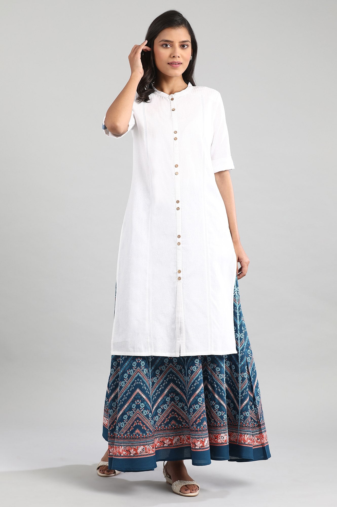 White Mandarin Neck Solid kurta