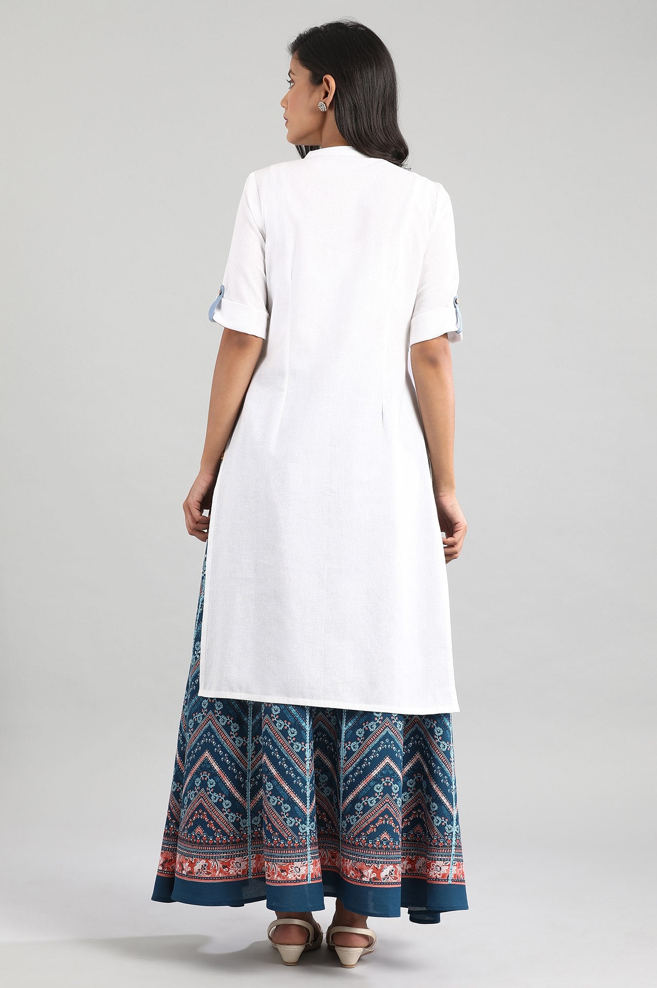 White Mandarin Neck Solid kurta