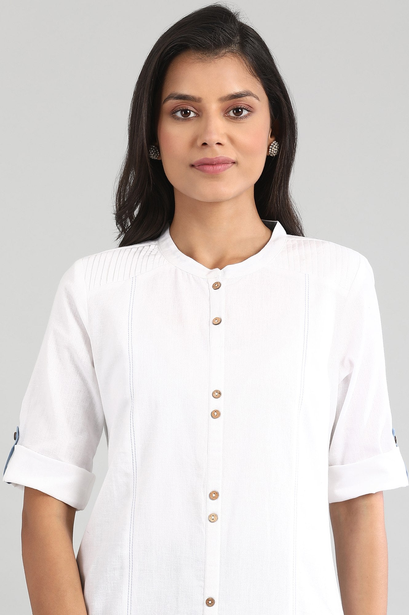 White Mandarin Neck Solid kurta