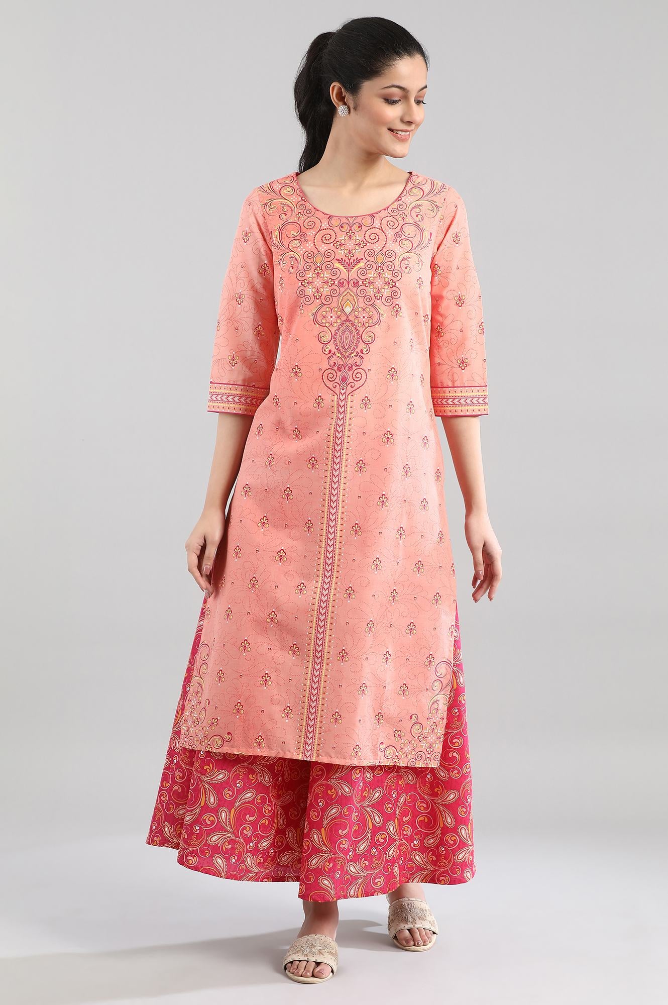 Peach Ethnic Floral Print kurta in Round neck