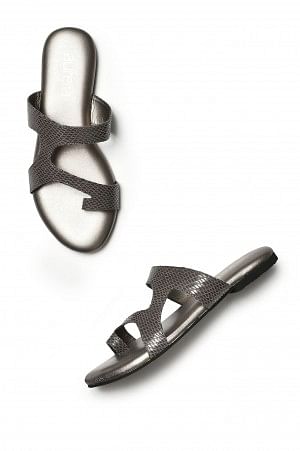 Aurelia Silver Textured Round Toe Flat