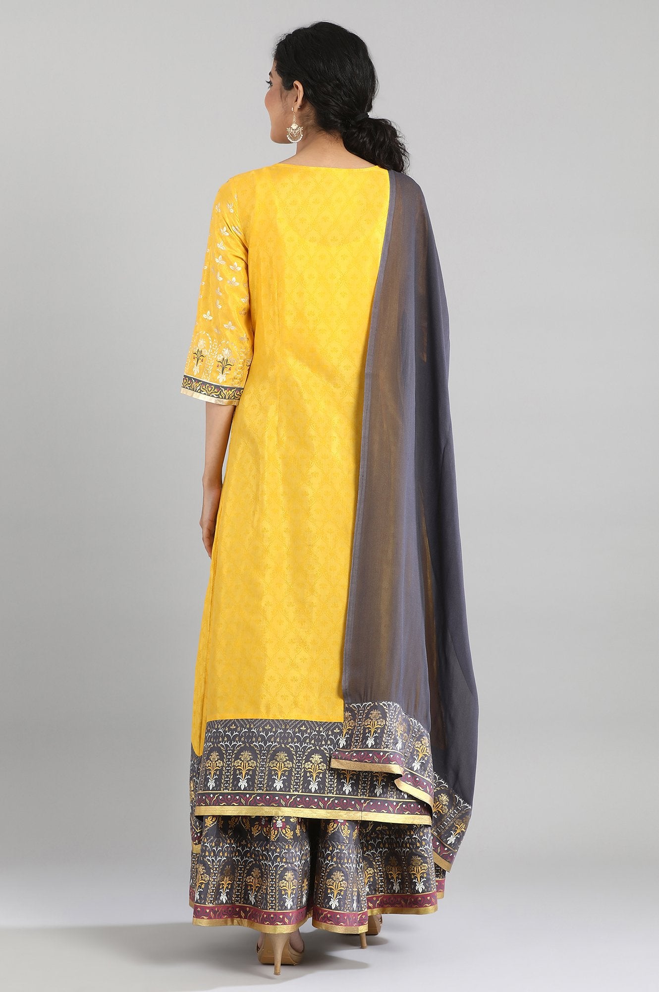 Yellow kurta-Grey Skirt-Drape Set