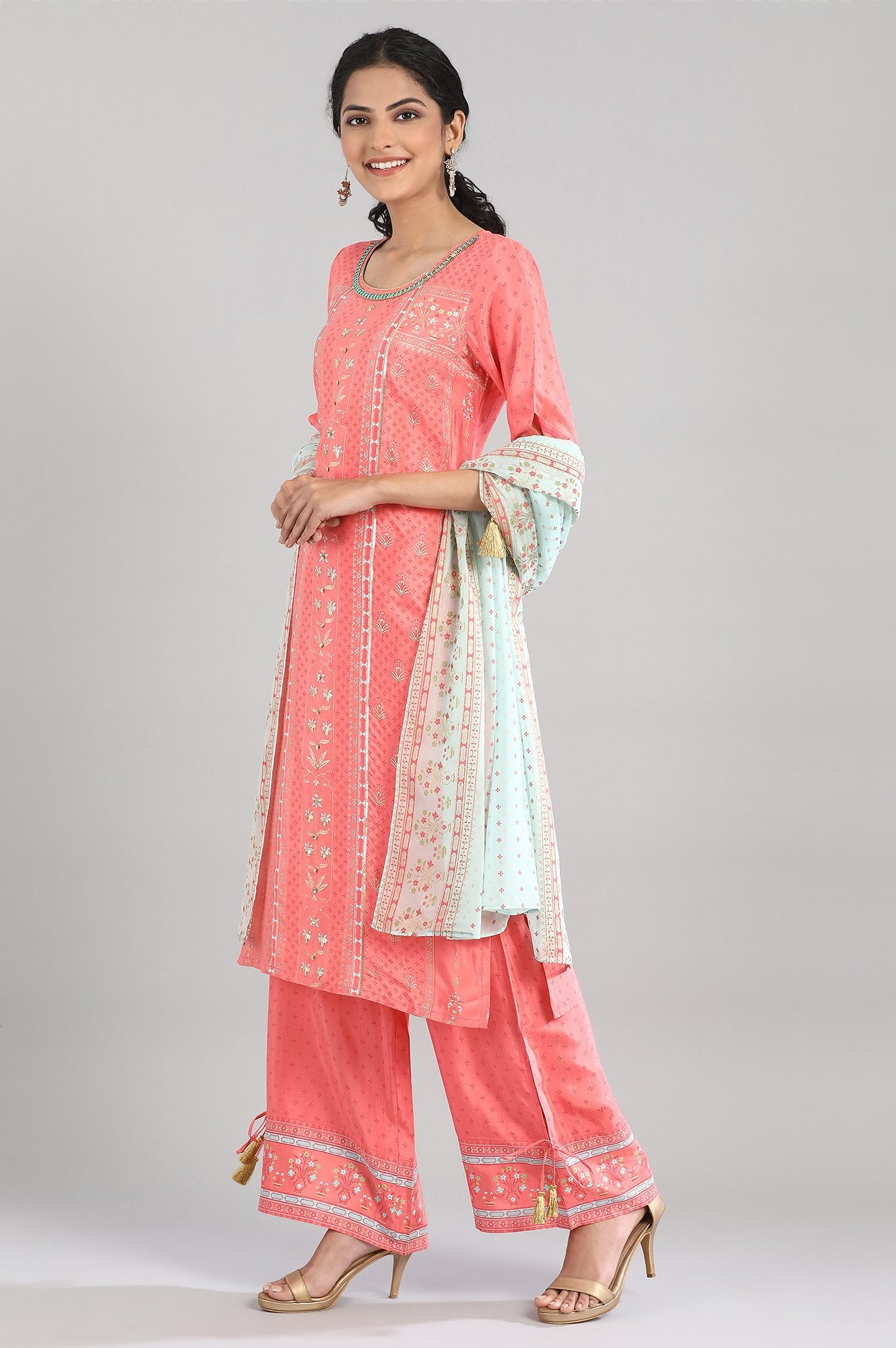 Peach kurta-Palazzo-Green Dupatta Set