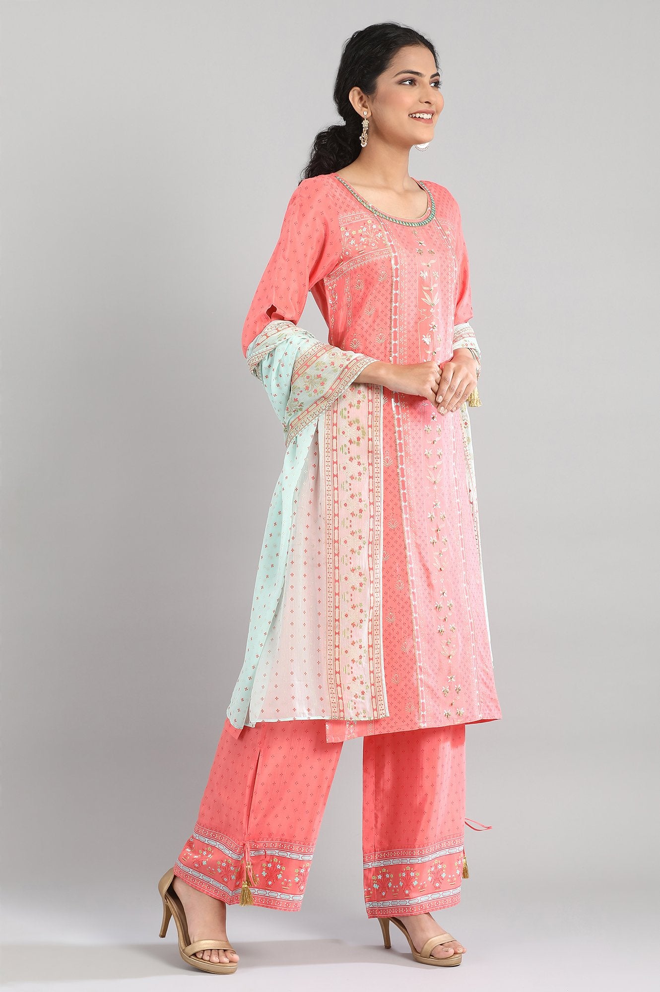 Peach kurta-Palazzo-Green Dupatta Set