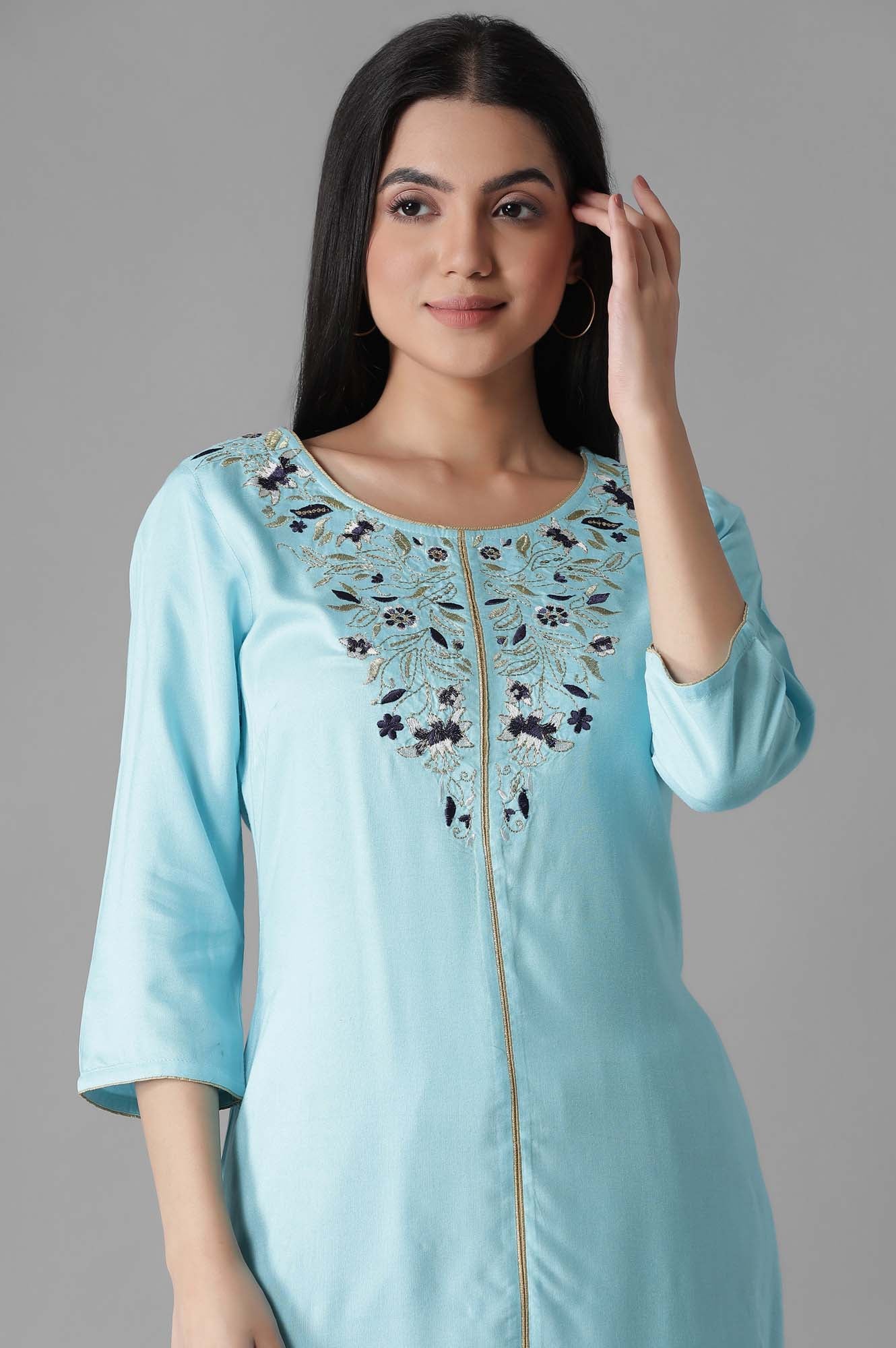 Blue Embroidered Solid kurta Trousers Set