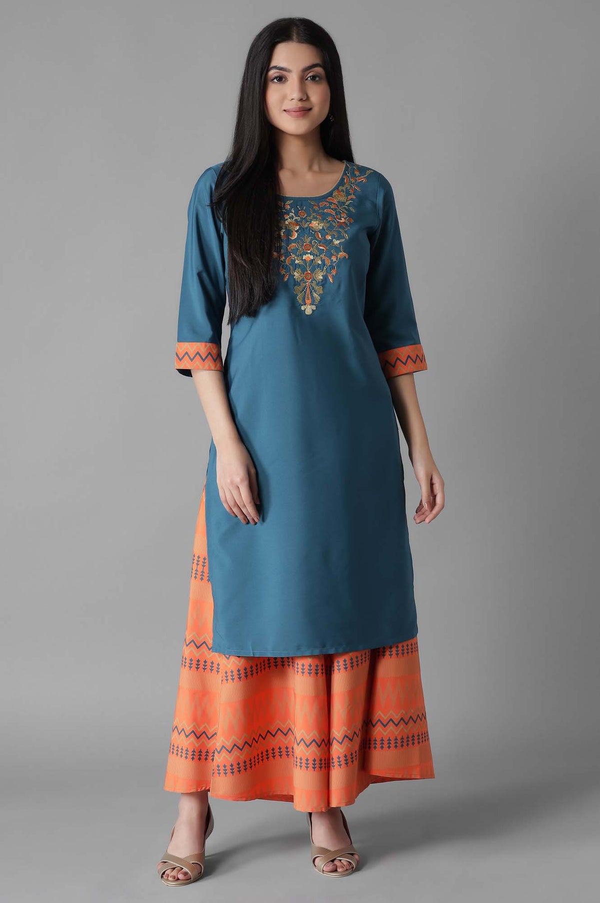 Blue Embroidered Solid Straight kurta Culottes Set - XS