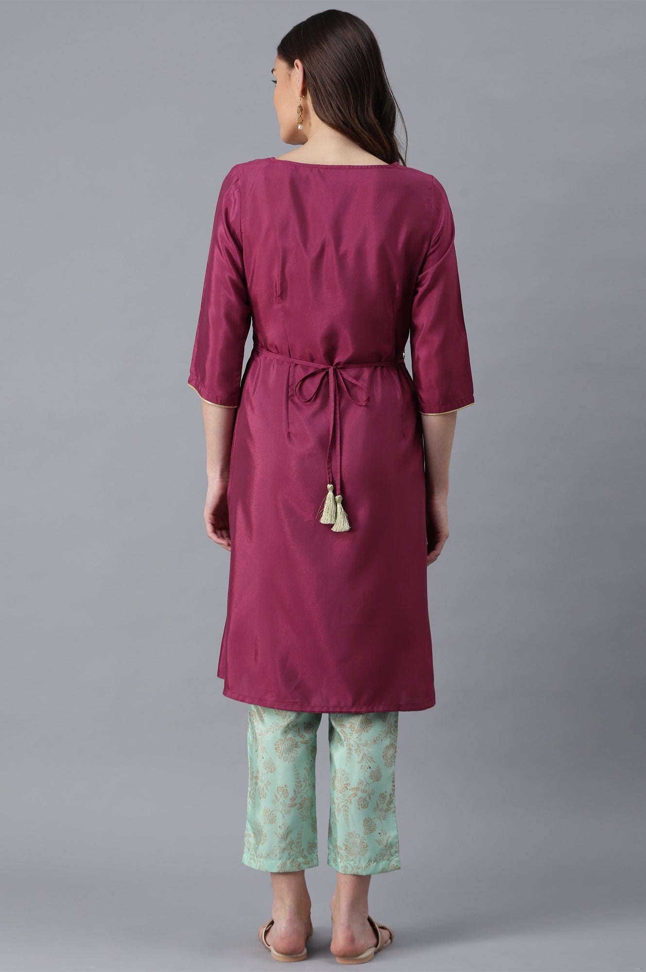 Purple Embroidered kurta-Green Trousers Set