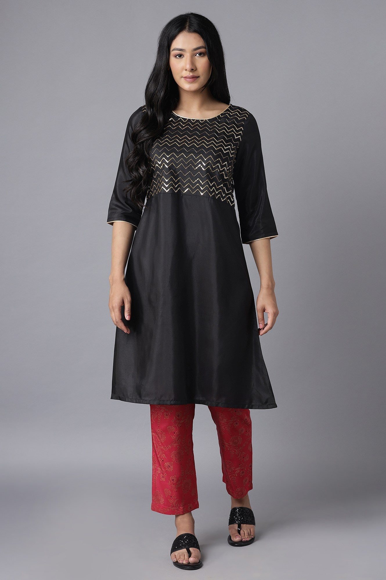 Black Embroidered kurta-Red Trousers Set