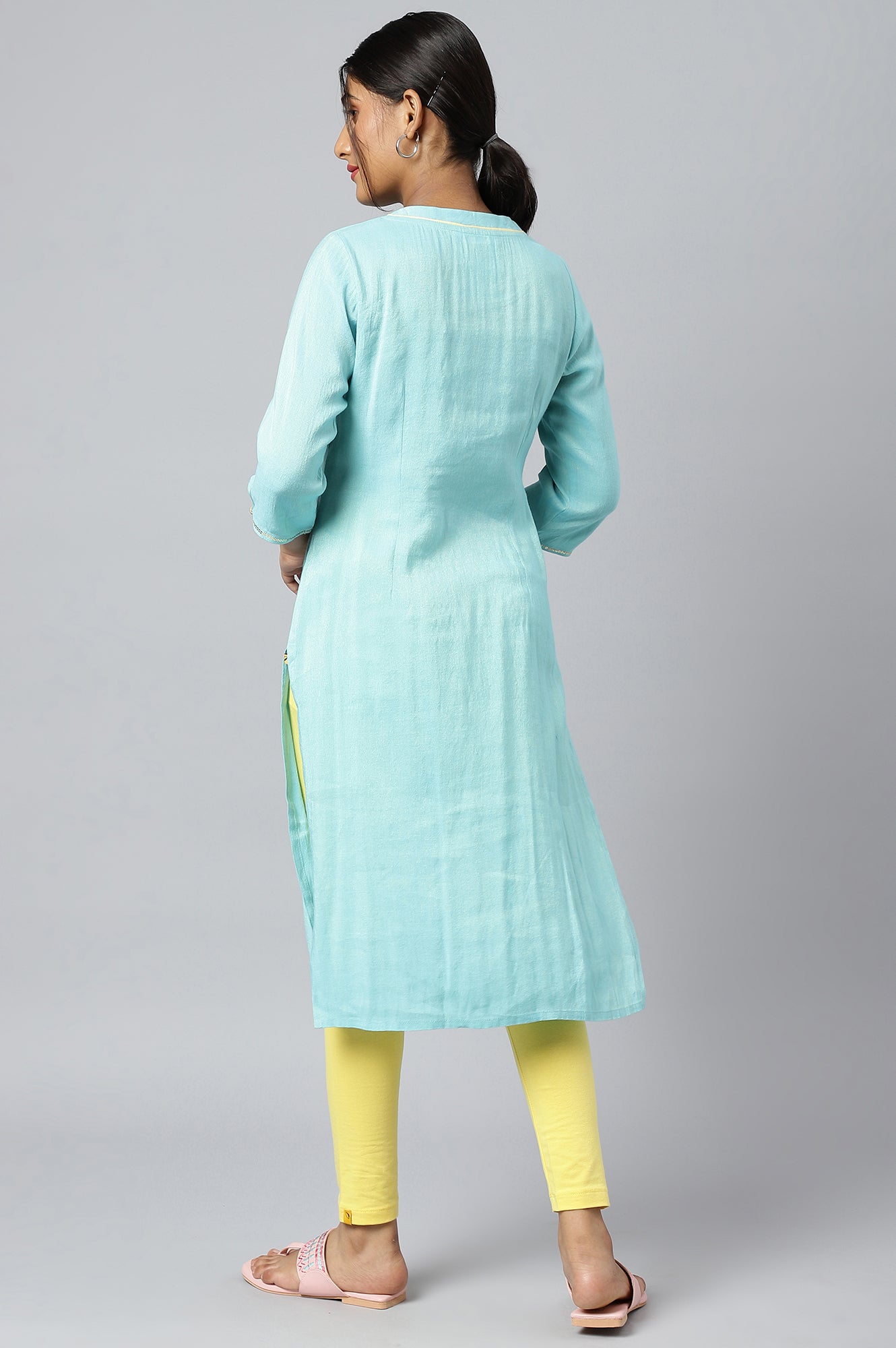 Blue Zari Embroidered Cotton Dobby kurta