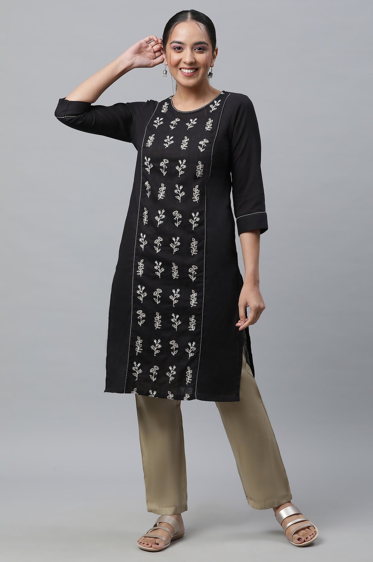 Black Embroidered Ethnic kurta - XS