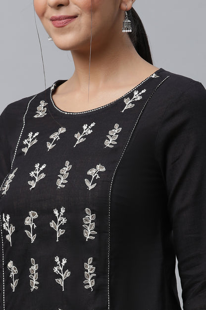 Black Embroidered Ethnic kurta