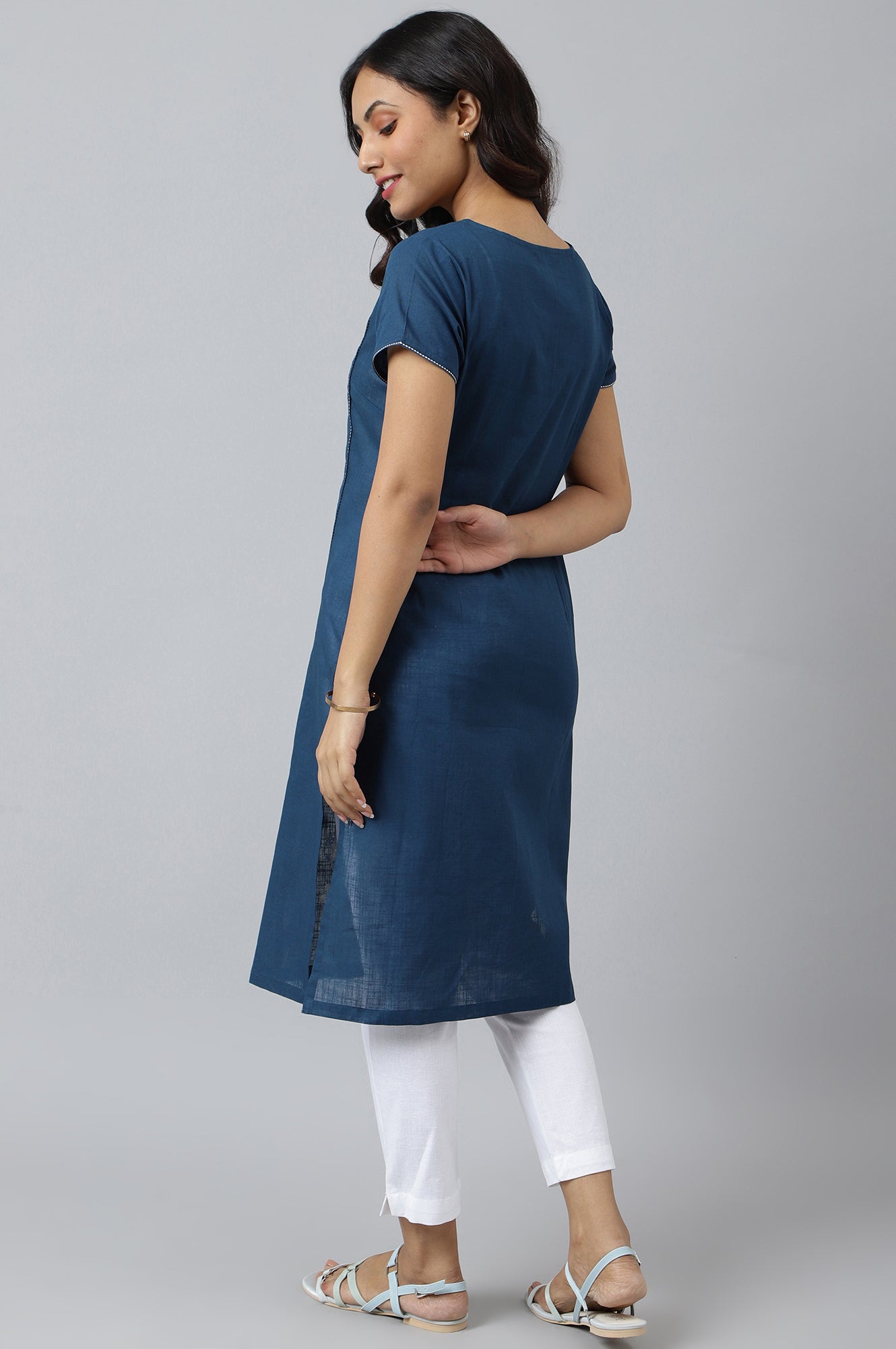 Navy Blue Embroidered Ethnic kurta