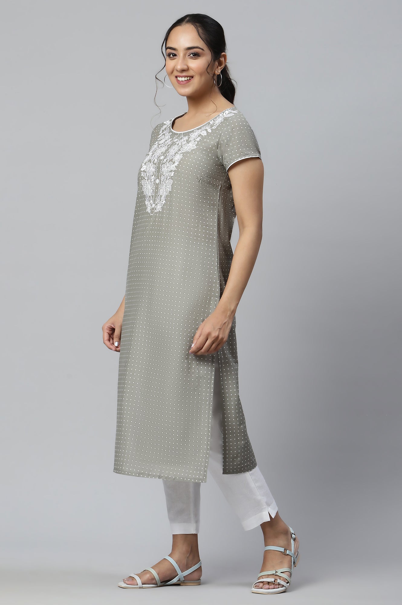 Grey Embroidered Round Neck Ethnic Kurta