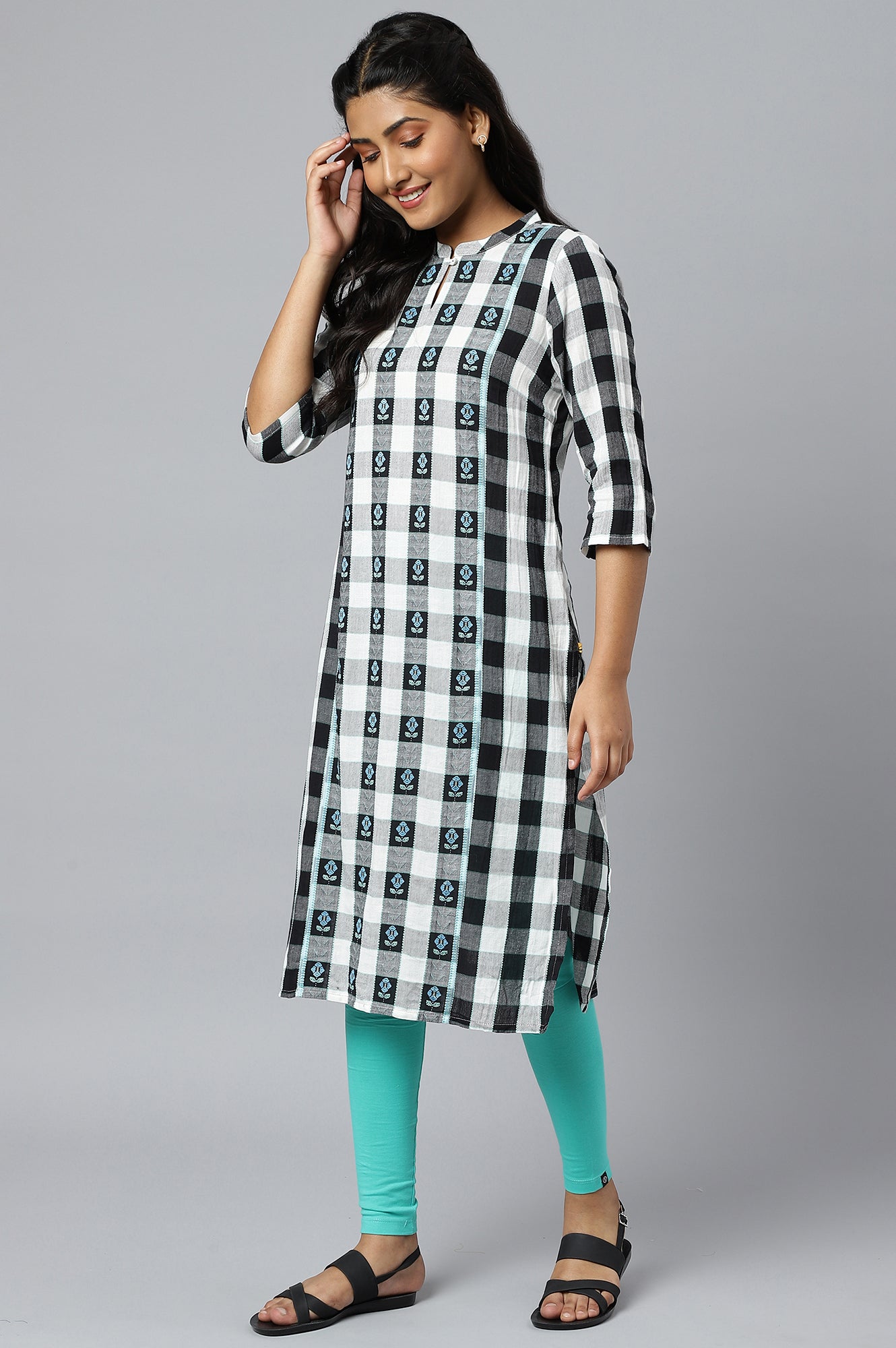 White Checker Print kurta in Mandarin Collar