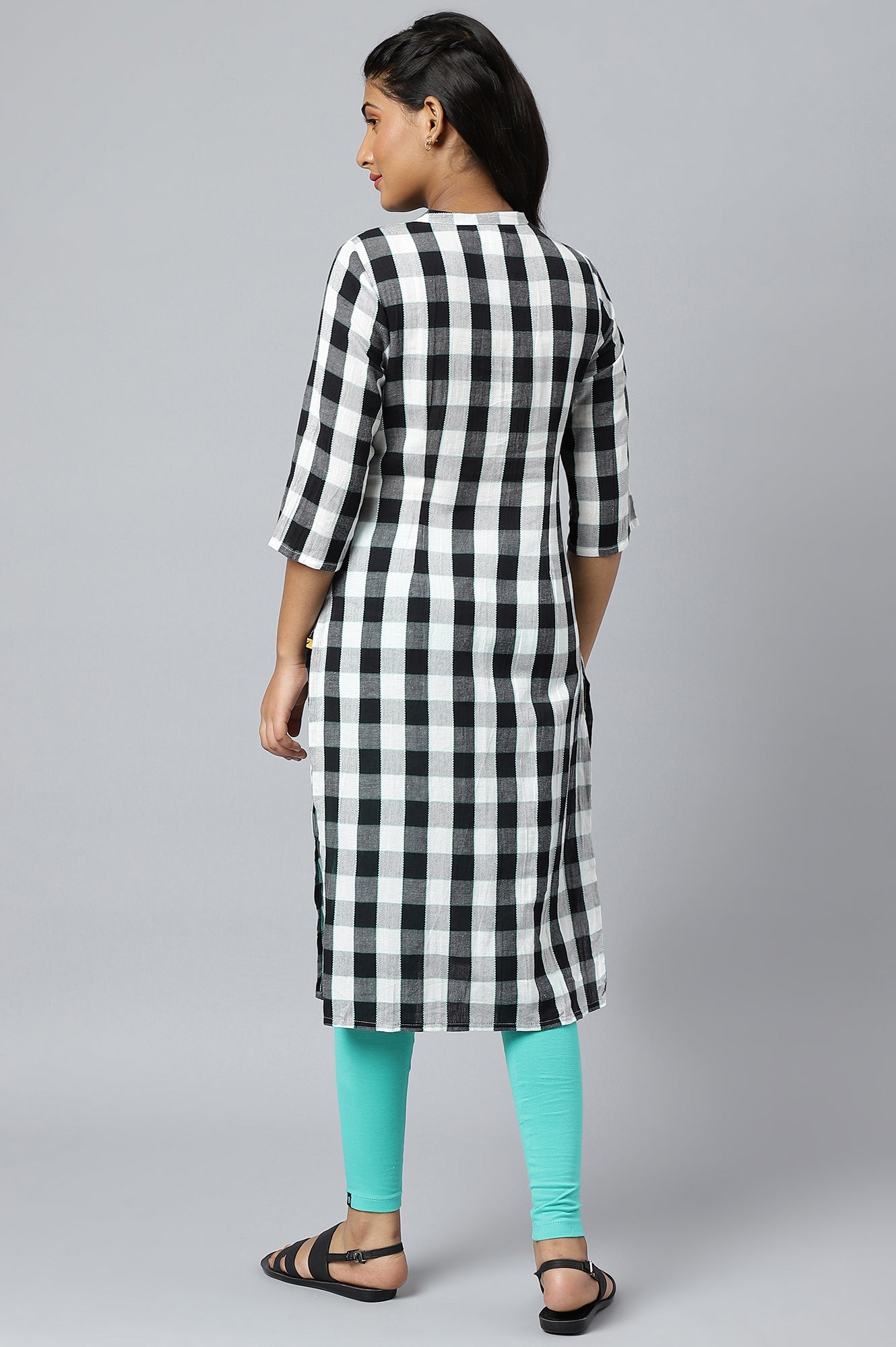 White Checker Print kurta in Mandarin Collar