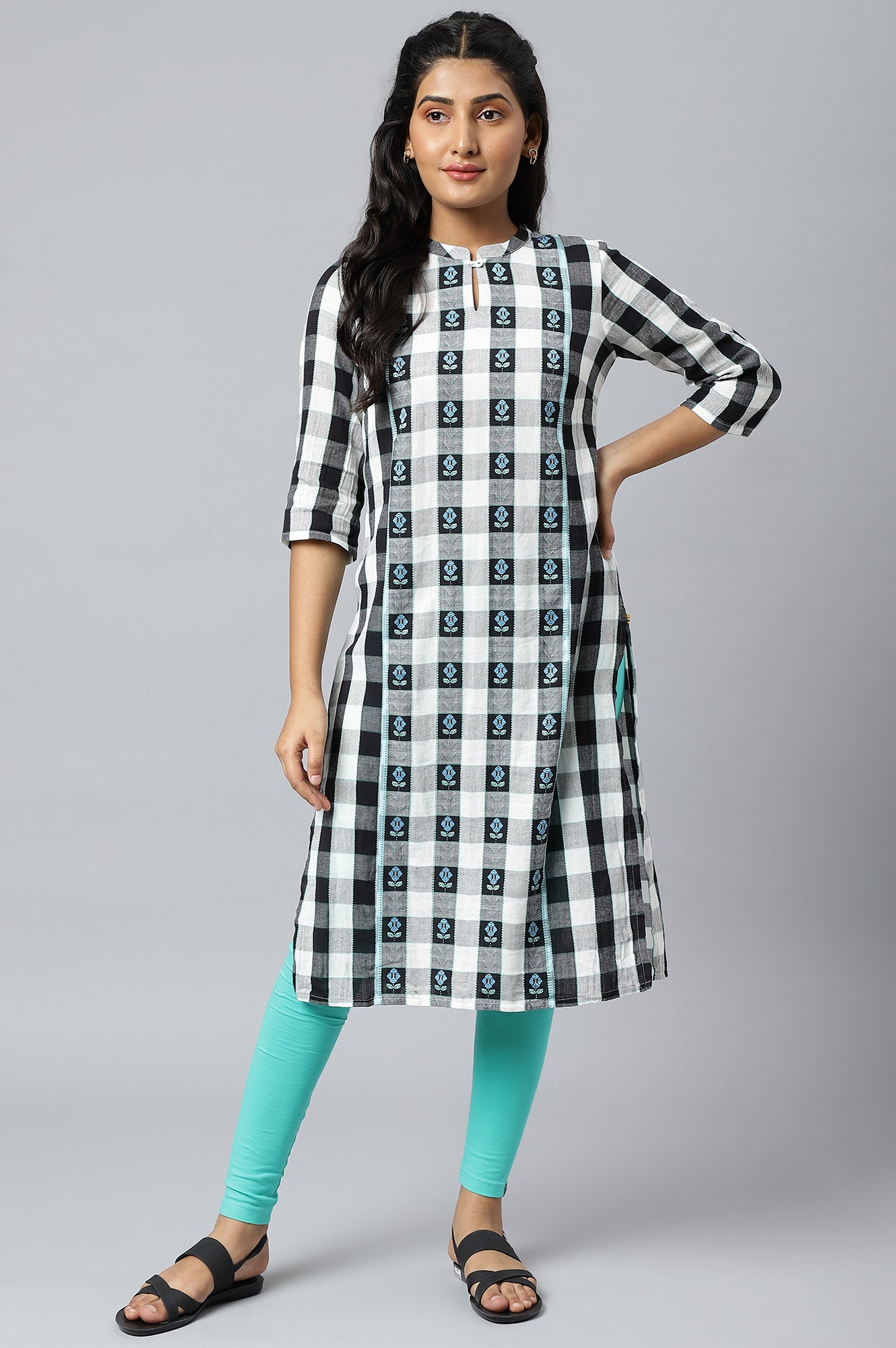 White Checker Print kurta in Mandarin Collar