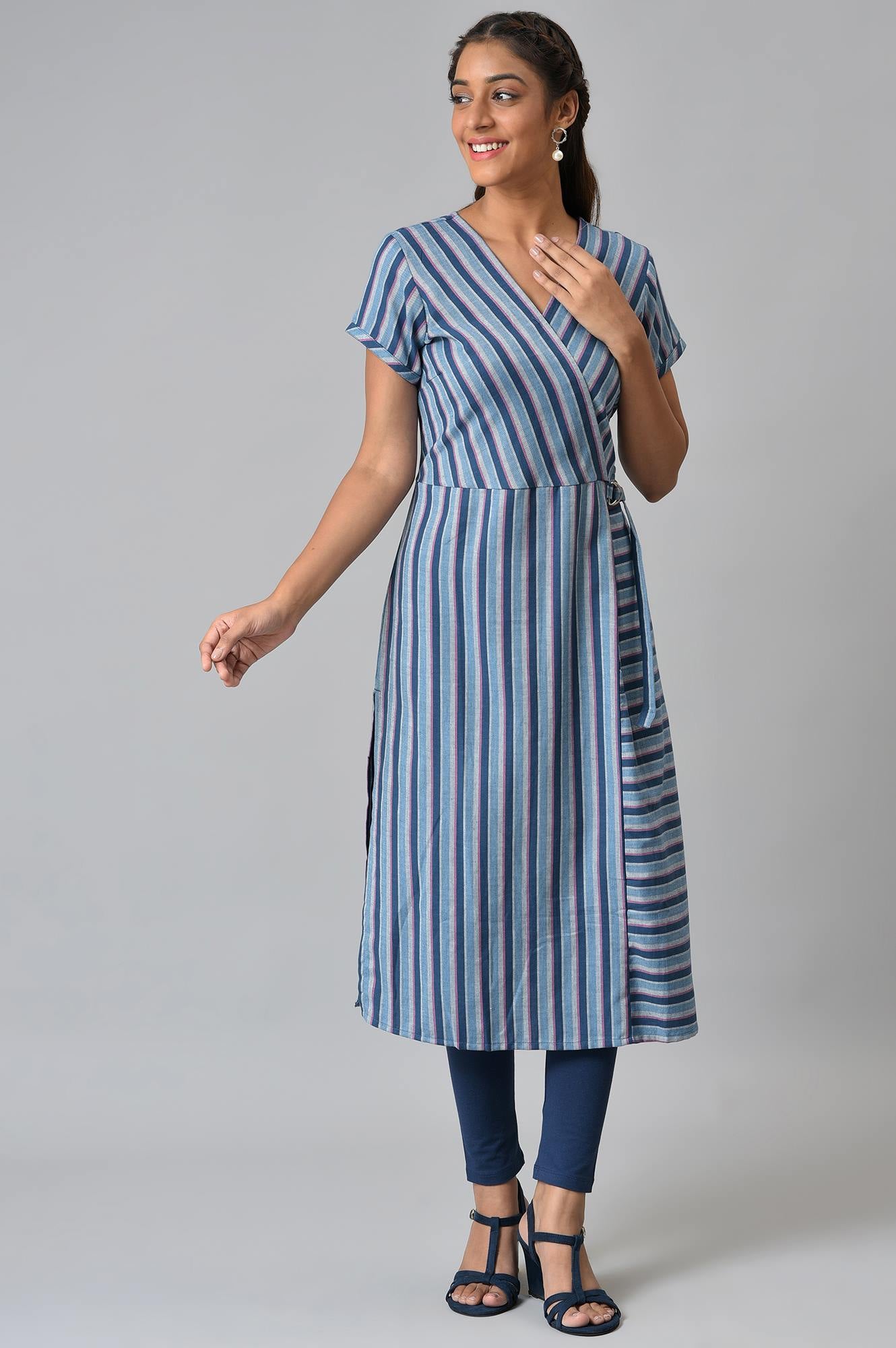 Blue Stripe Print Cotton kurta with Side Buckle