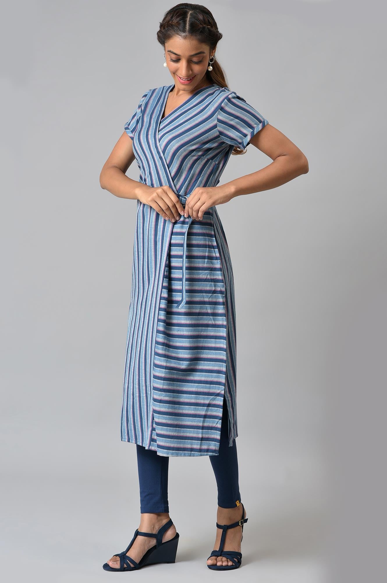 Blue Stripe Print Cotton kurta with Side Buckle