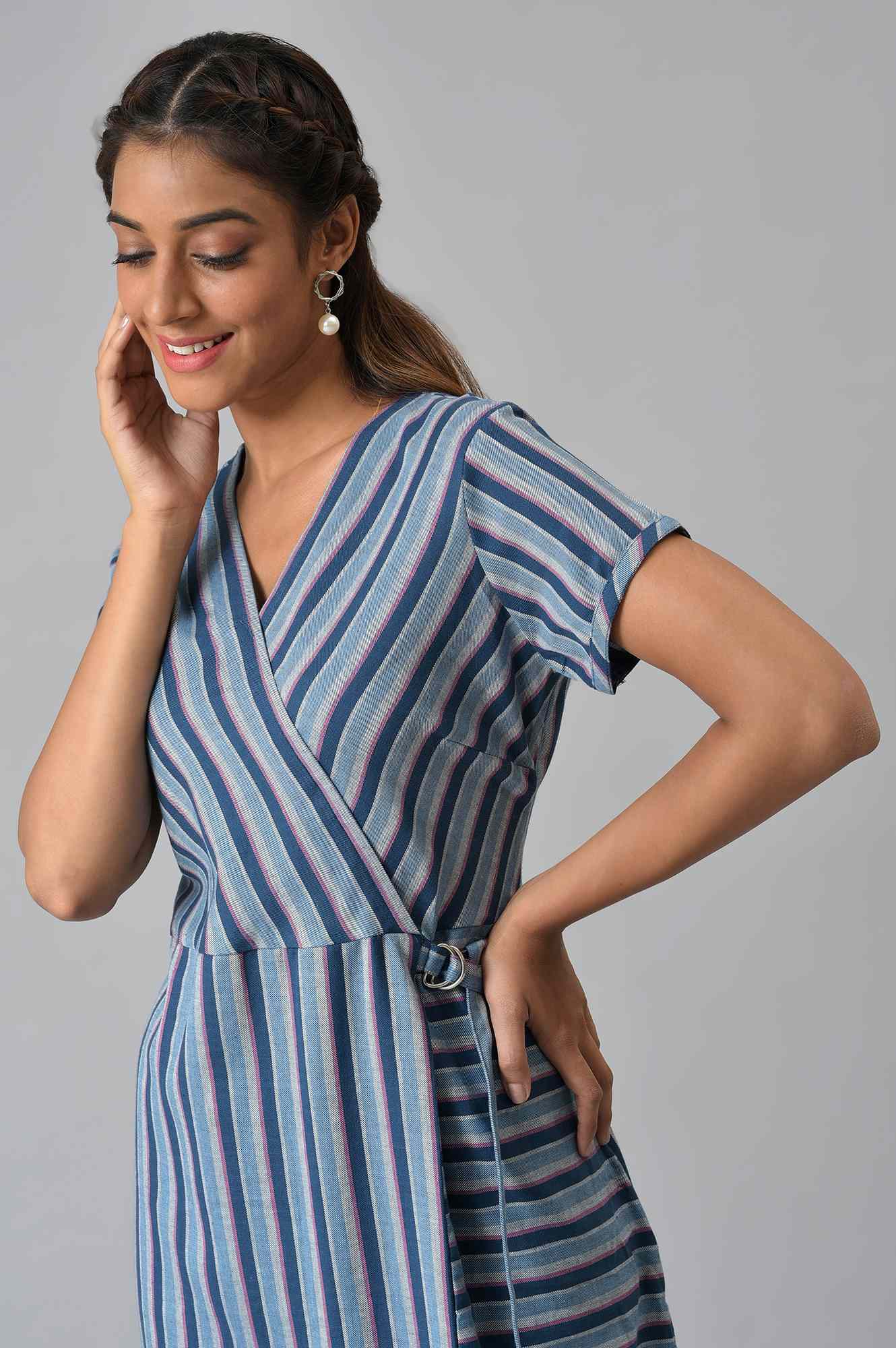 Blue Stripe Print Cotton kurta with Side Buckle