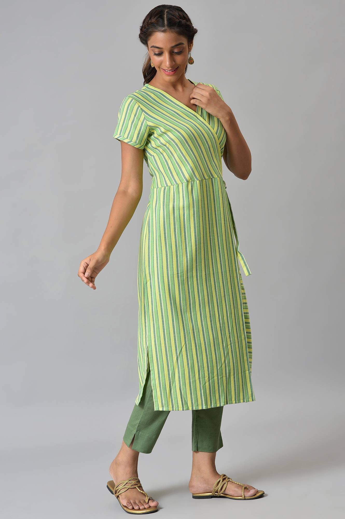 Green Stripe Print Cotton kurta with Side Buckle